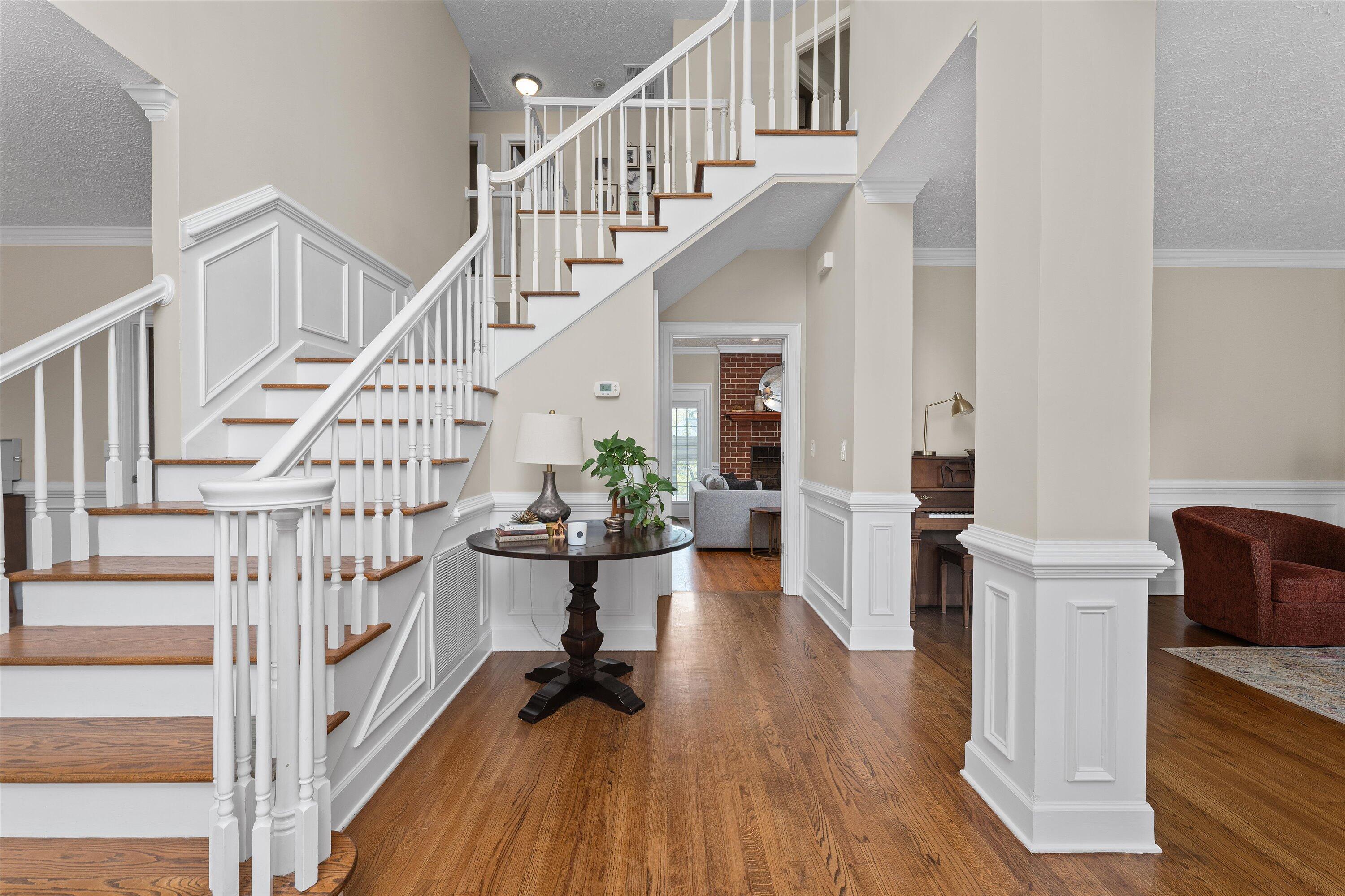 647 WHITEWOOD WAY Way