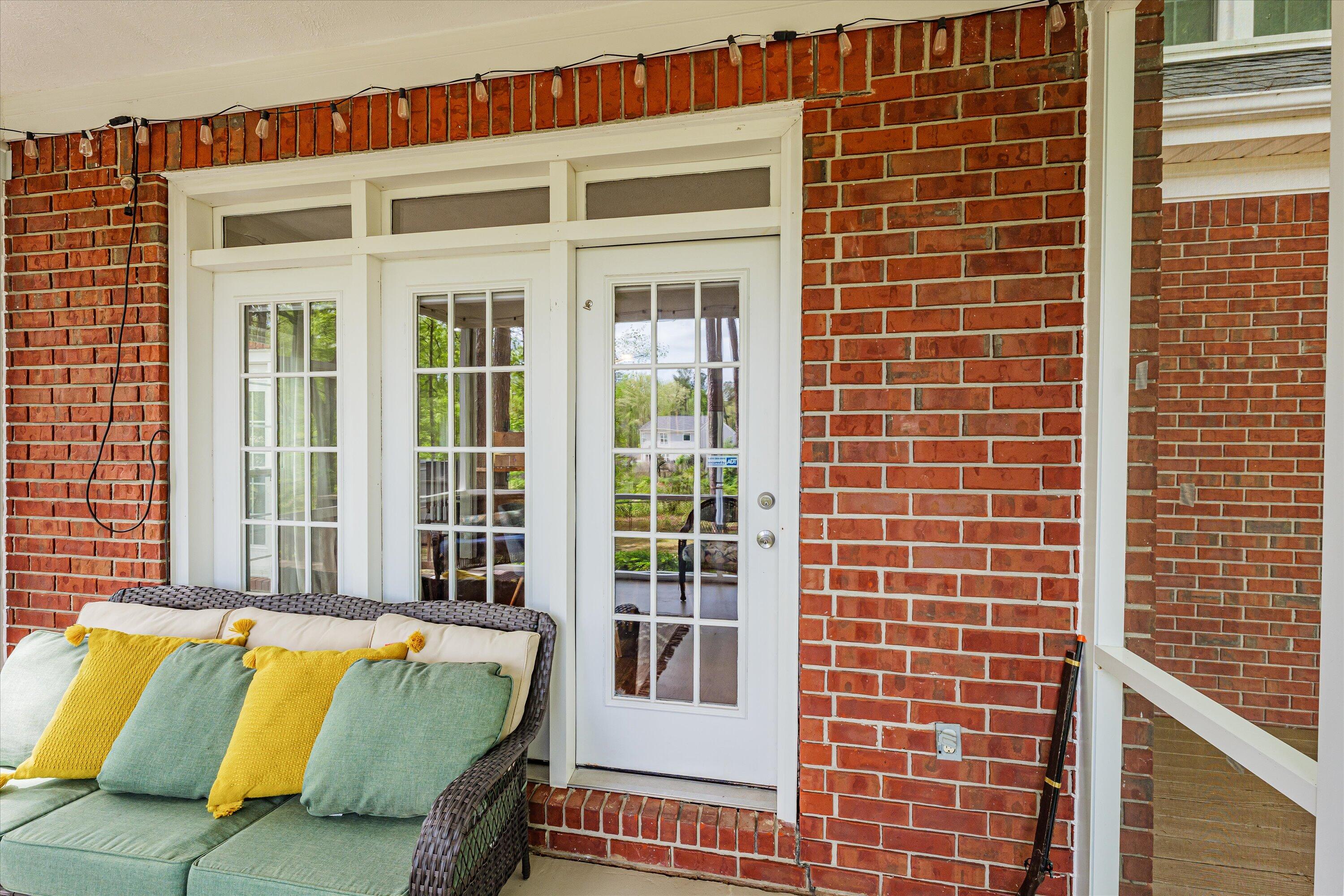 647 WHITEWOOD WAY Way