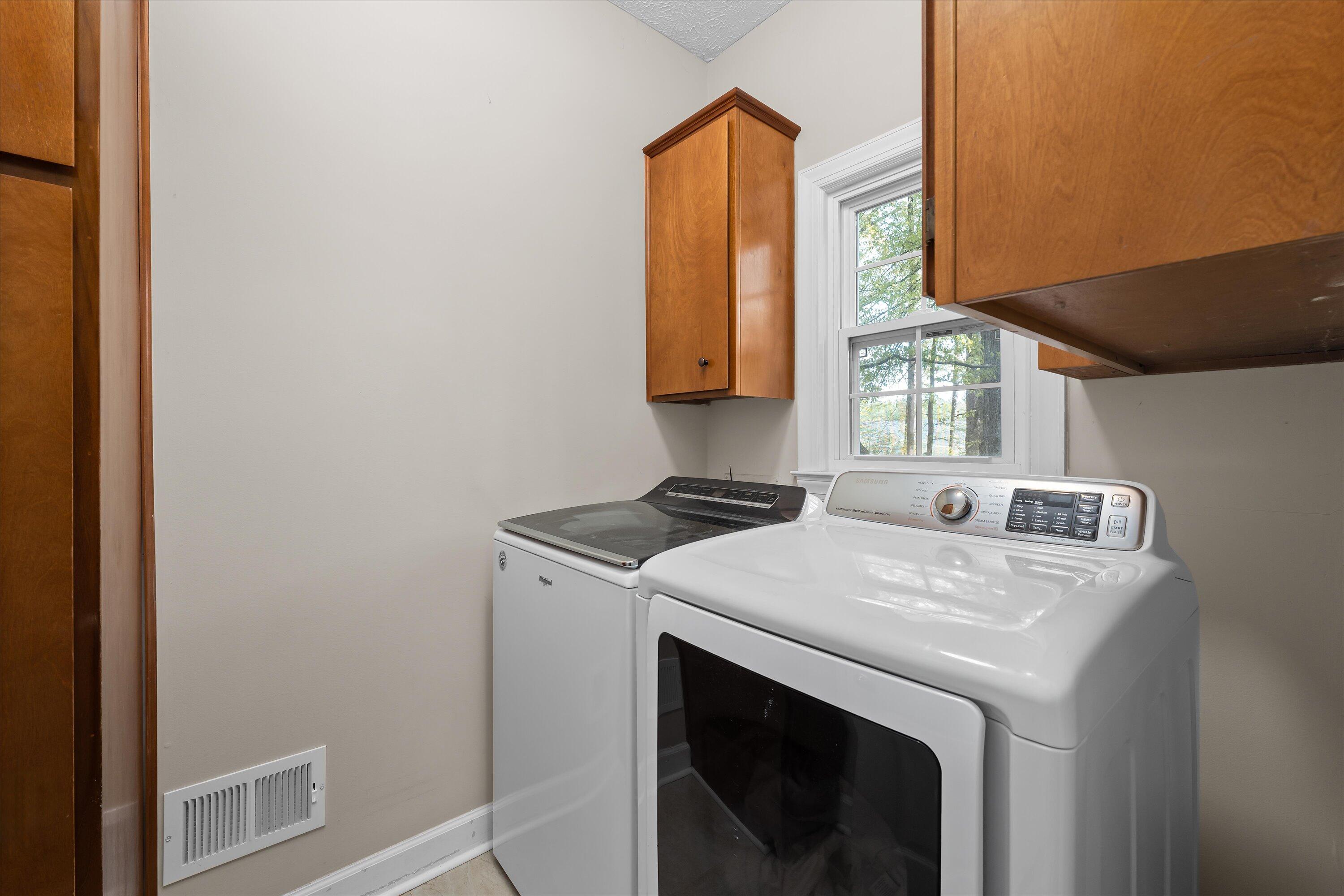 647 WHITEWOOD WAY Way