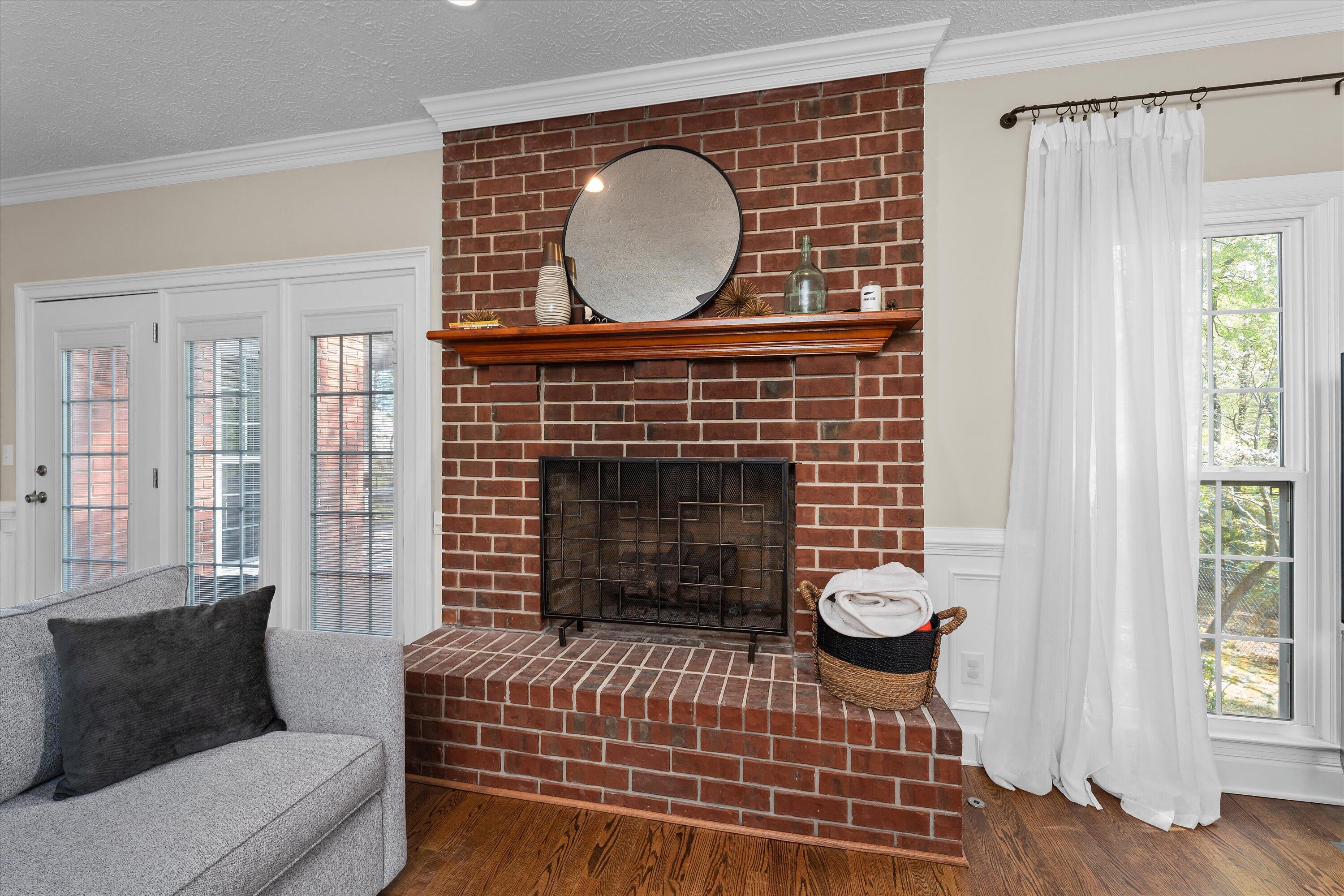 647 WHITEWOOD WAY Way