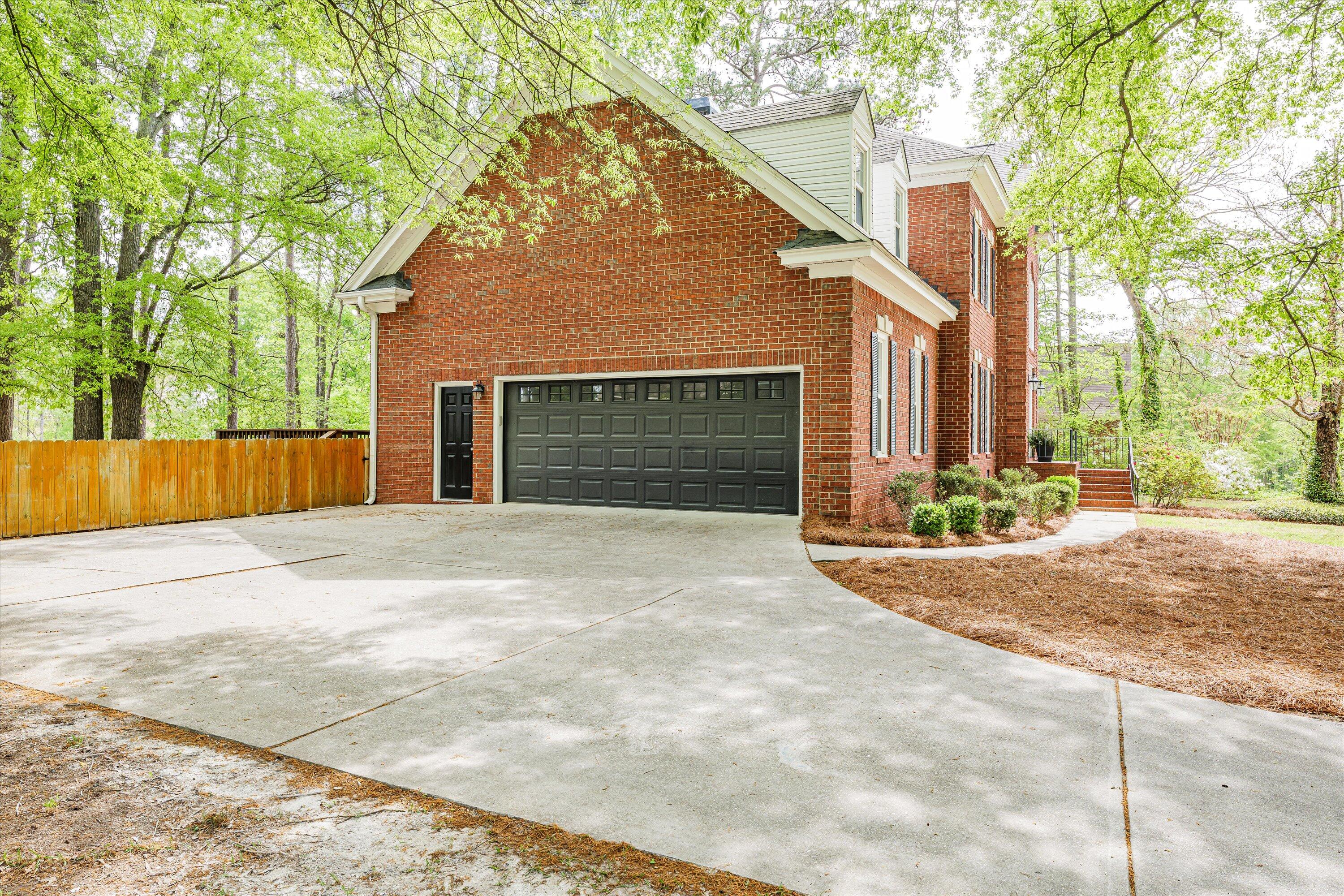 647 WHITEWOOD WAY Way