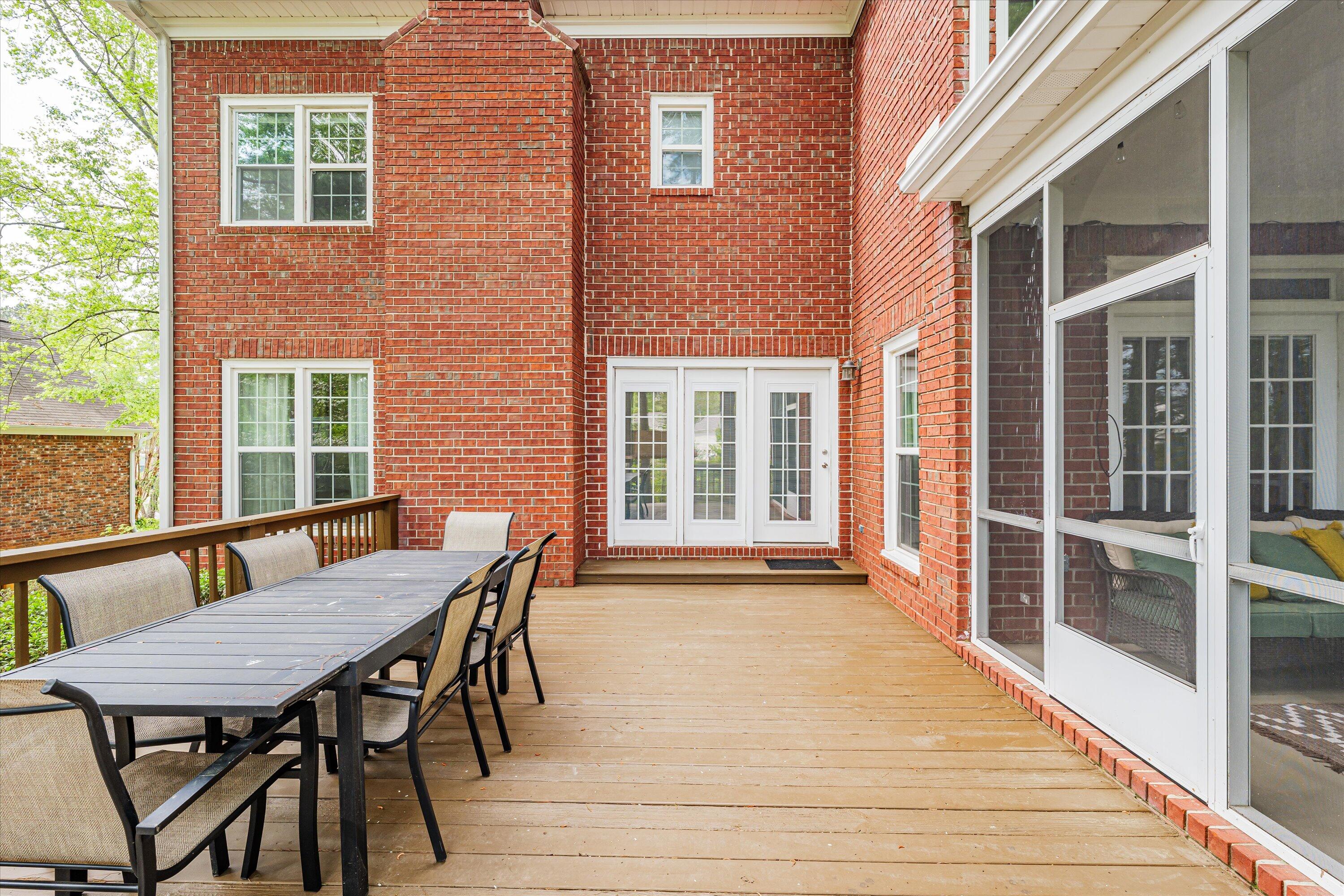 647 WHITEWOOD WAY Way