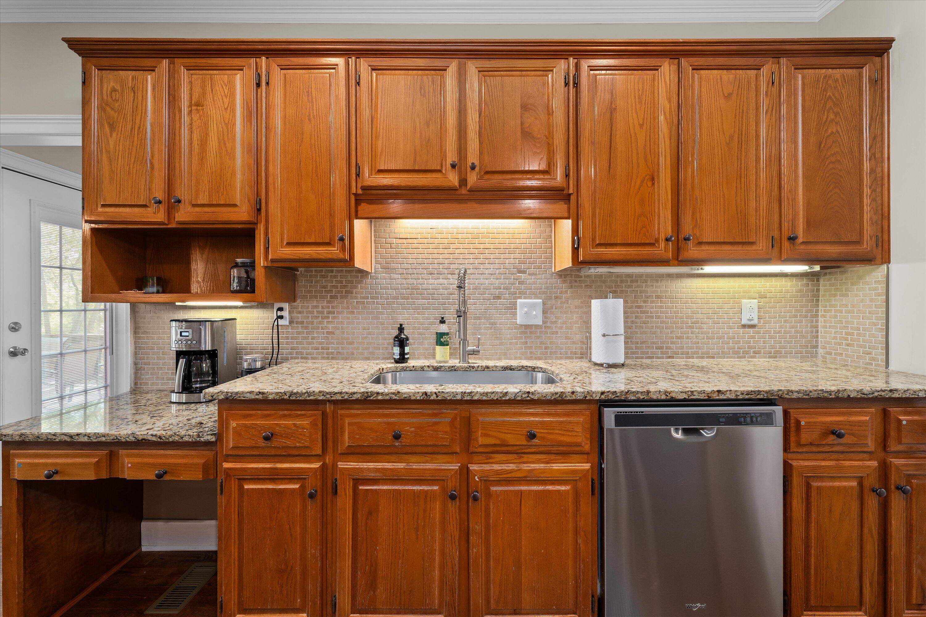 647 WHITEWOOD WAY Way