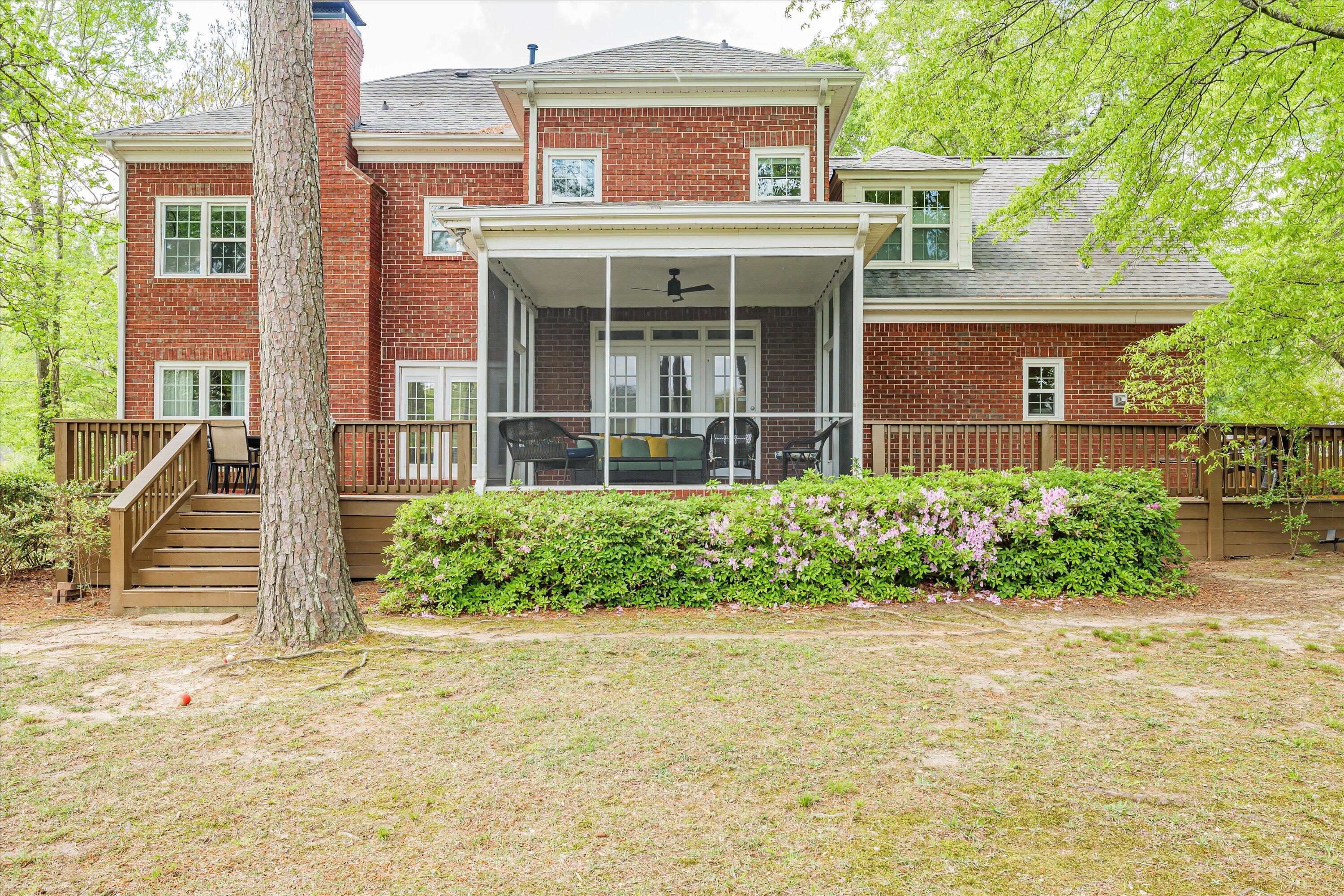 647 WHITEWOOD WAY Way