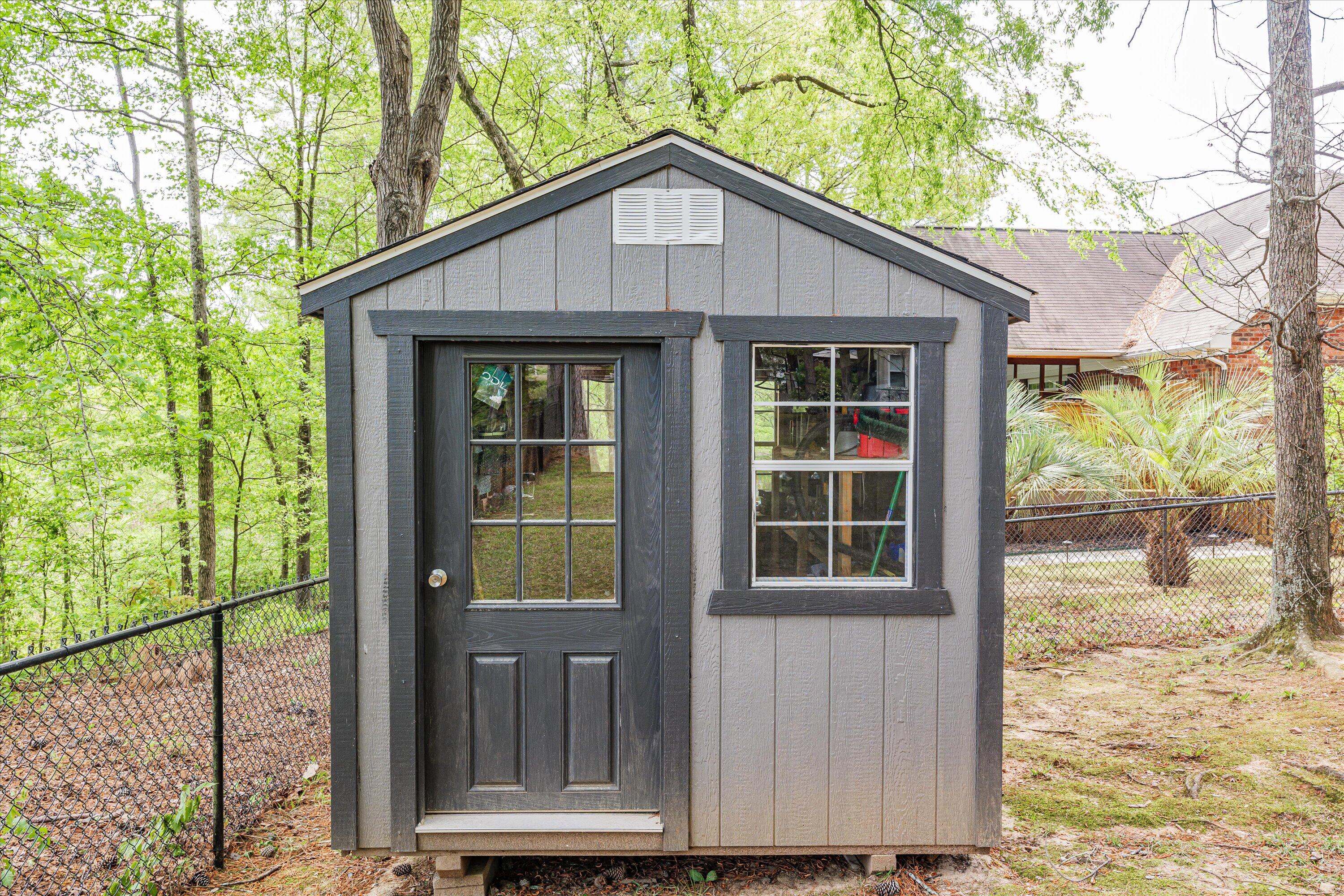 647 WHITEWOOD WAY Way