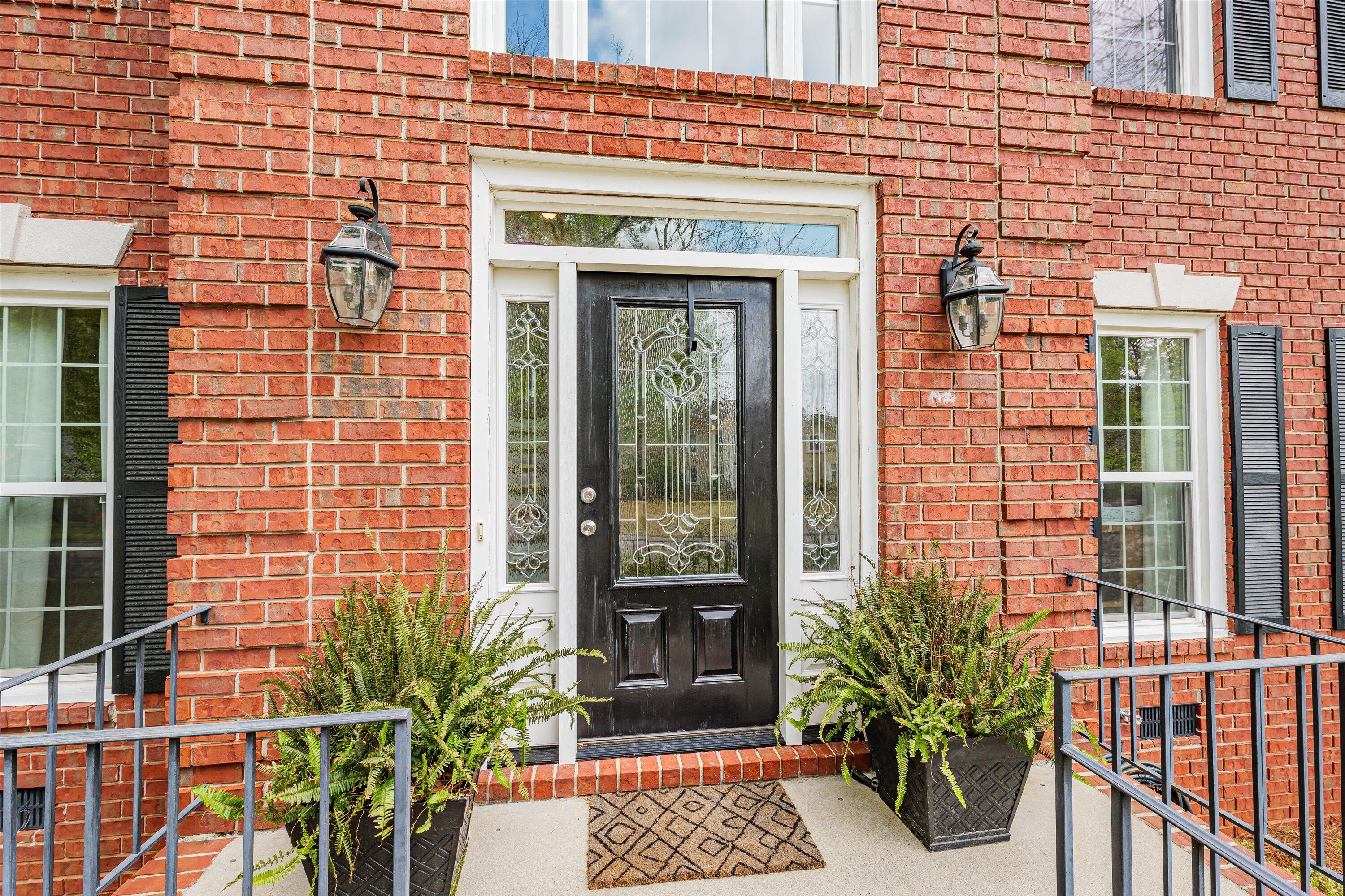 647 WHITEWOOD WAY Way