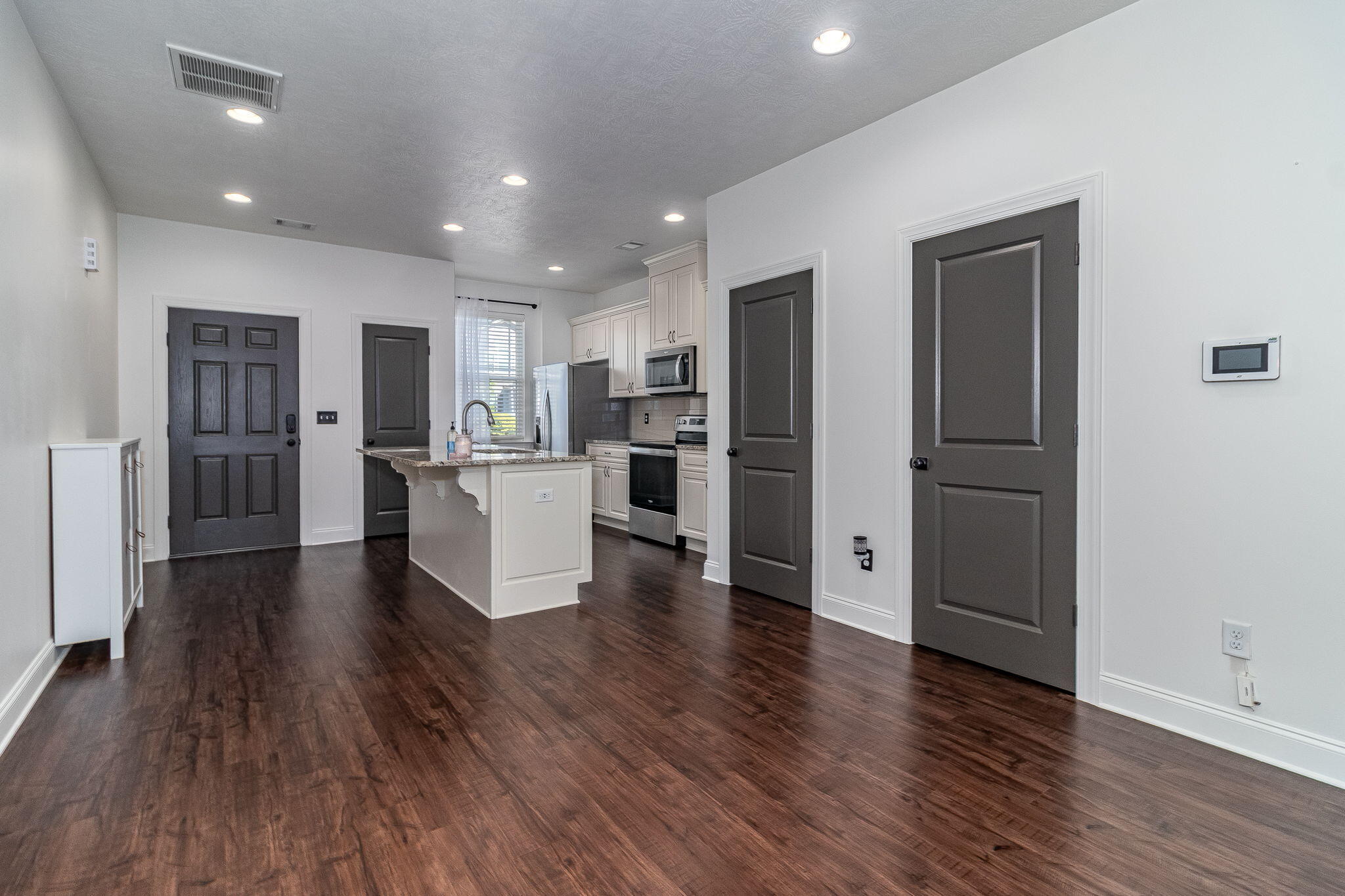 1872 BUTTERNUT DRIVE