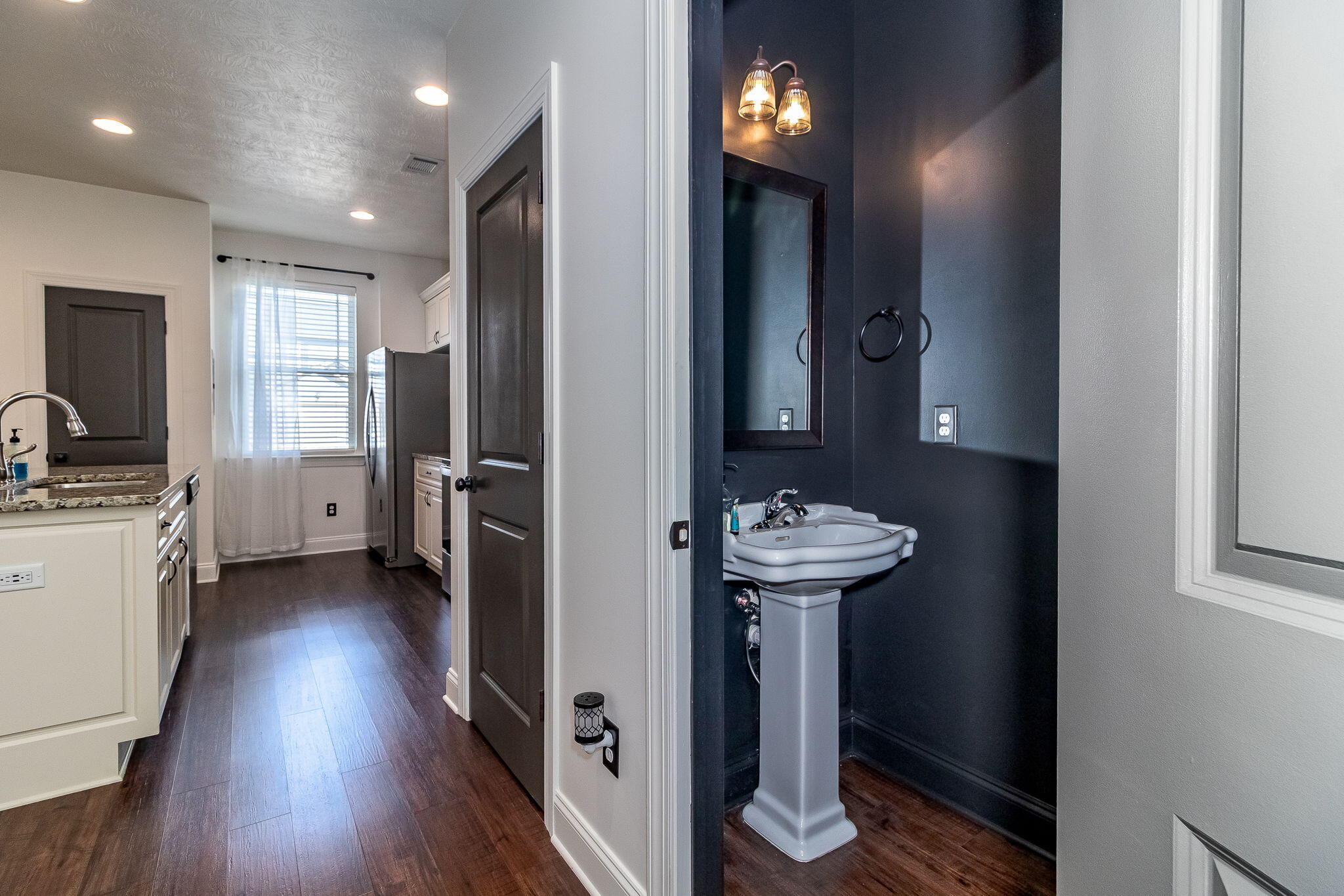 1872 BUTTERNUT DRIVE