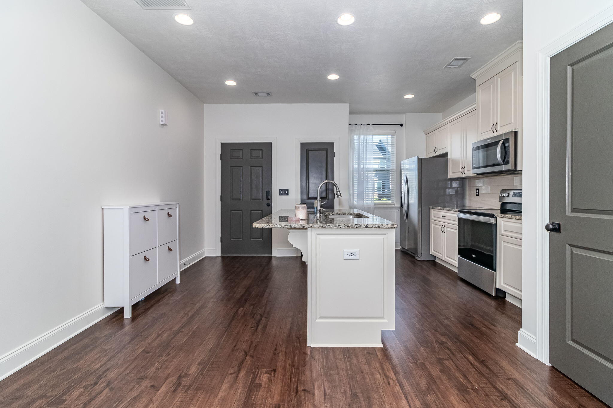 1872 BUTTERNUT DRIVE