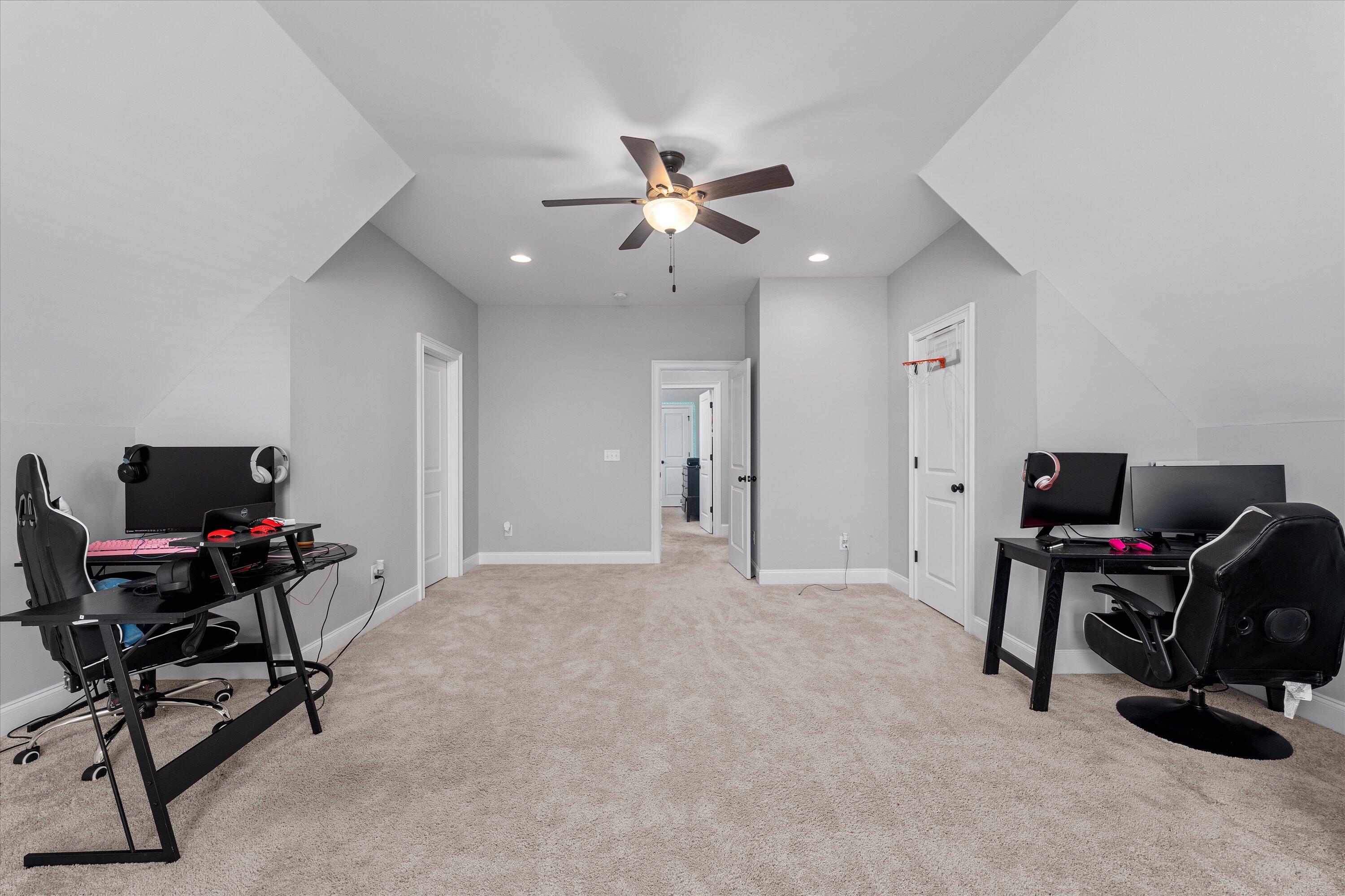 1240 HONEY Lane