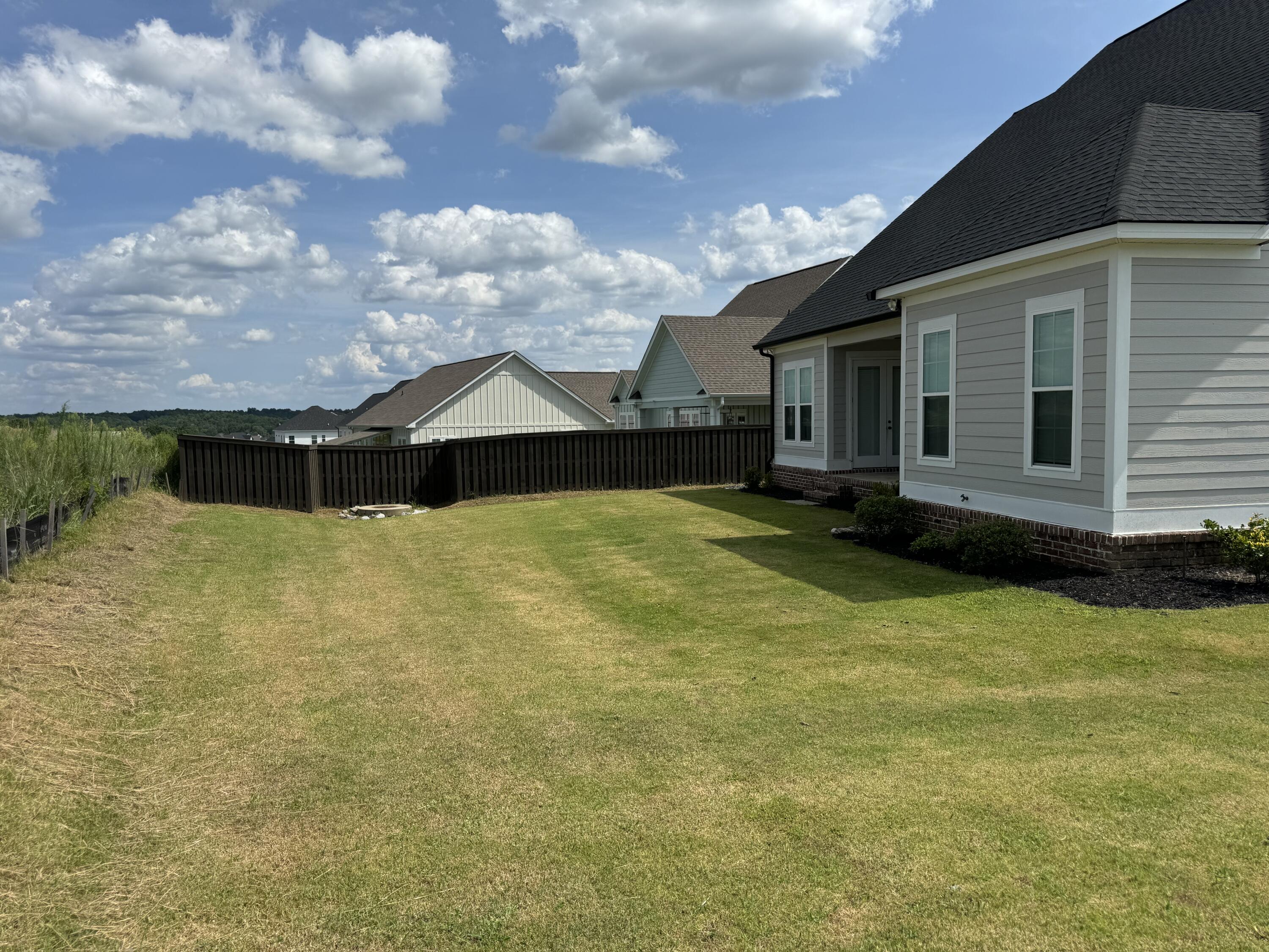1240 HONEY Lane