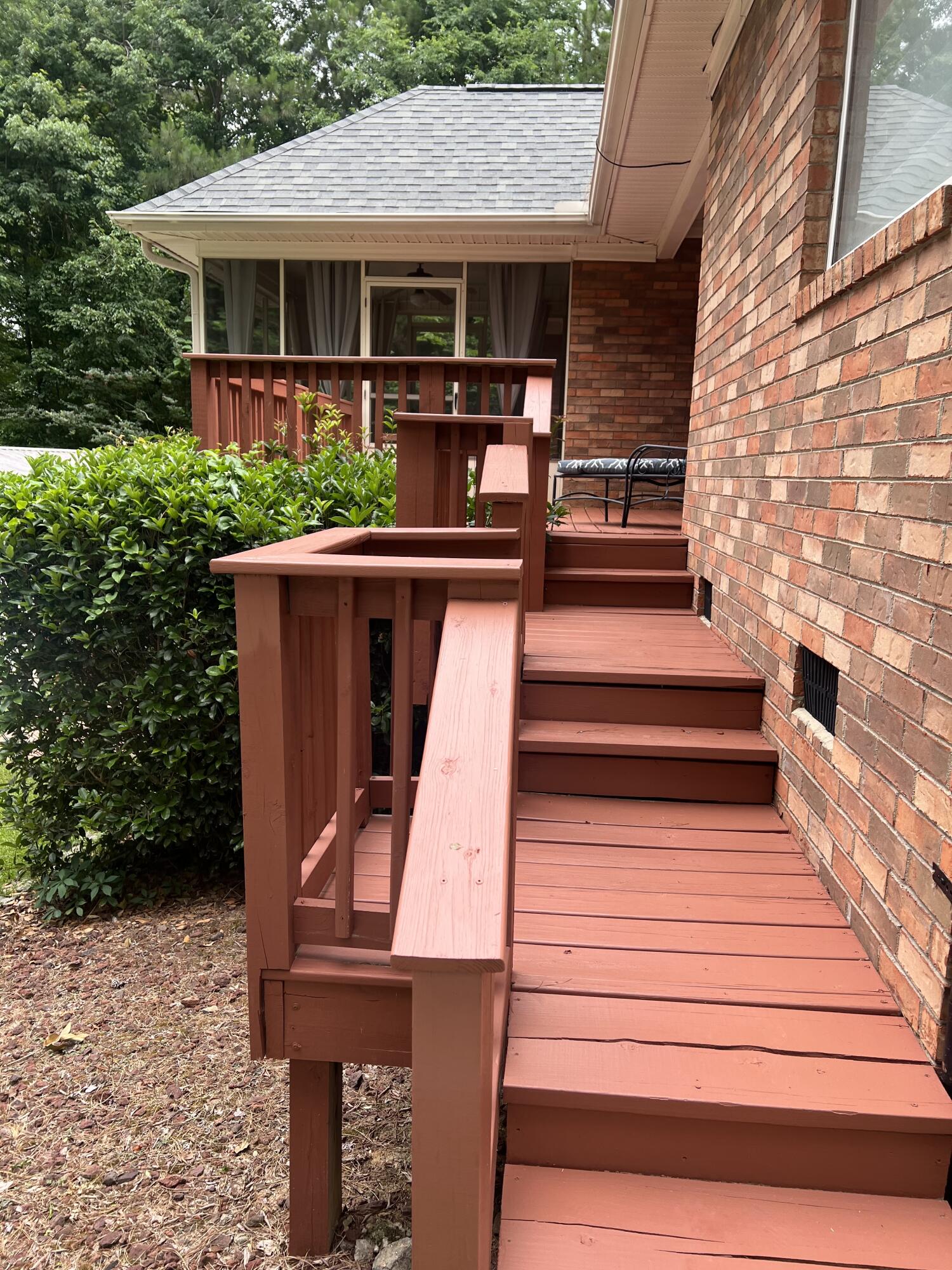 945 CURRYTOWNE Boulevard