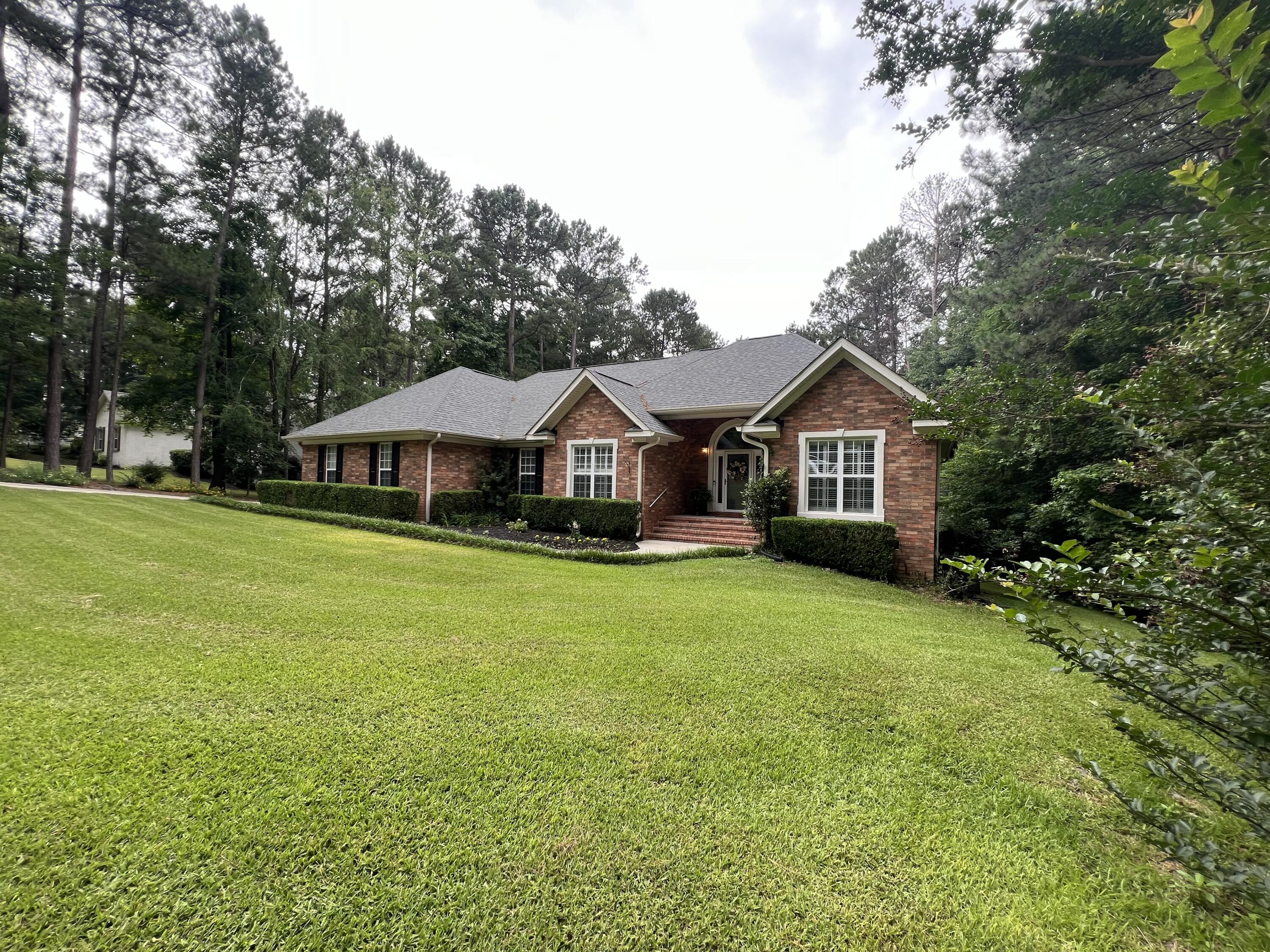 945 CURRYTOWNE Boulevard