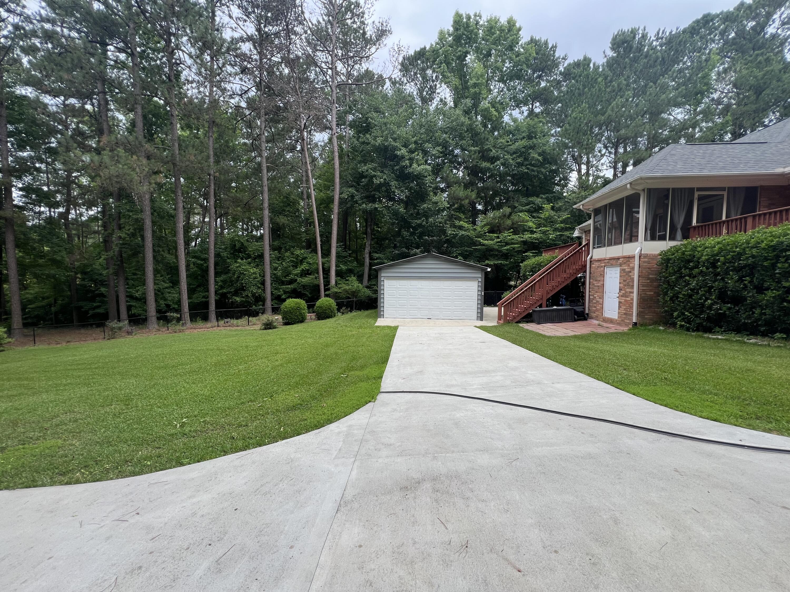 945 CURRYTOWNE Boulevard