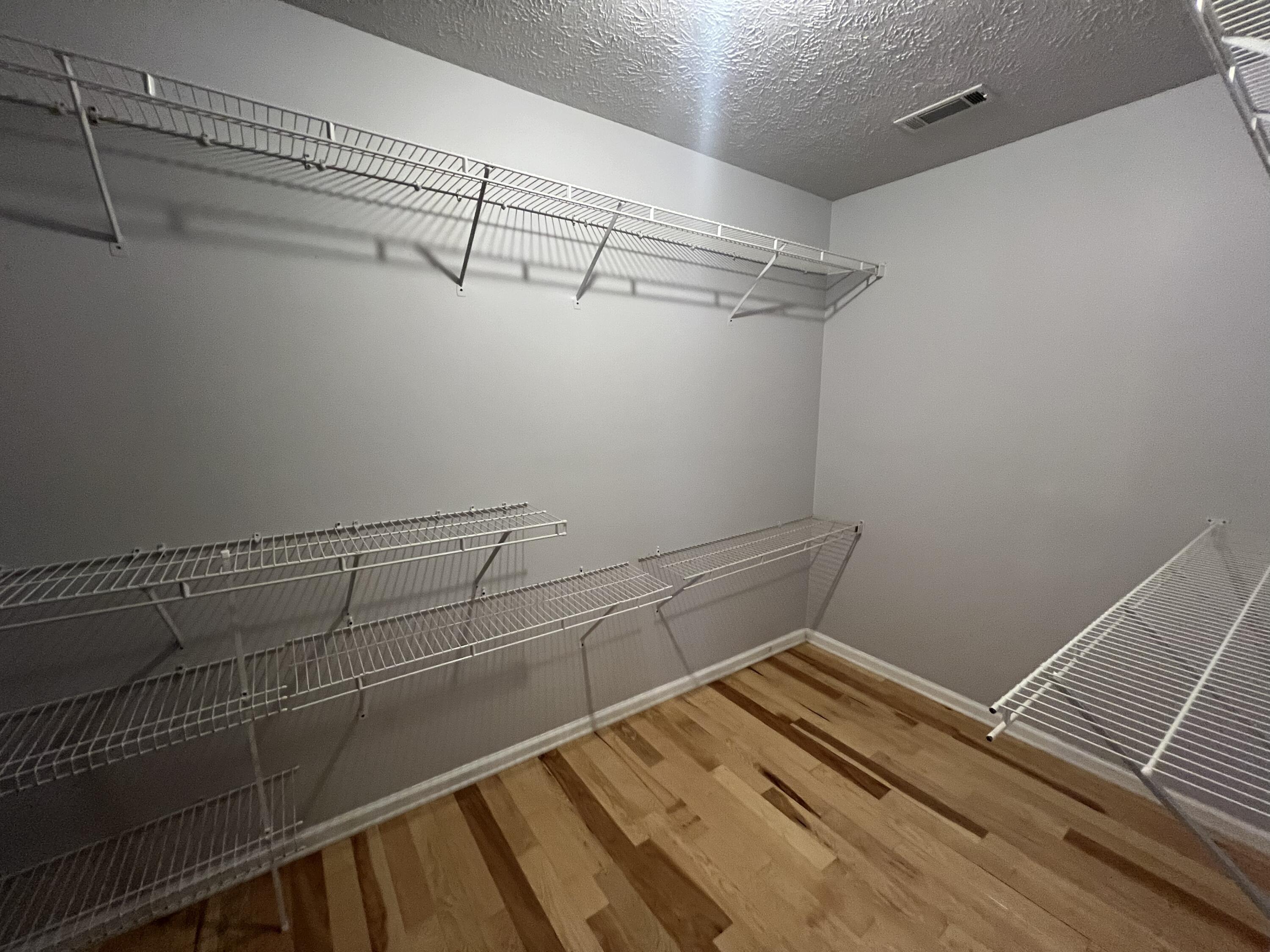 945 CURRYTOWNE Boulevard