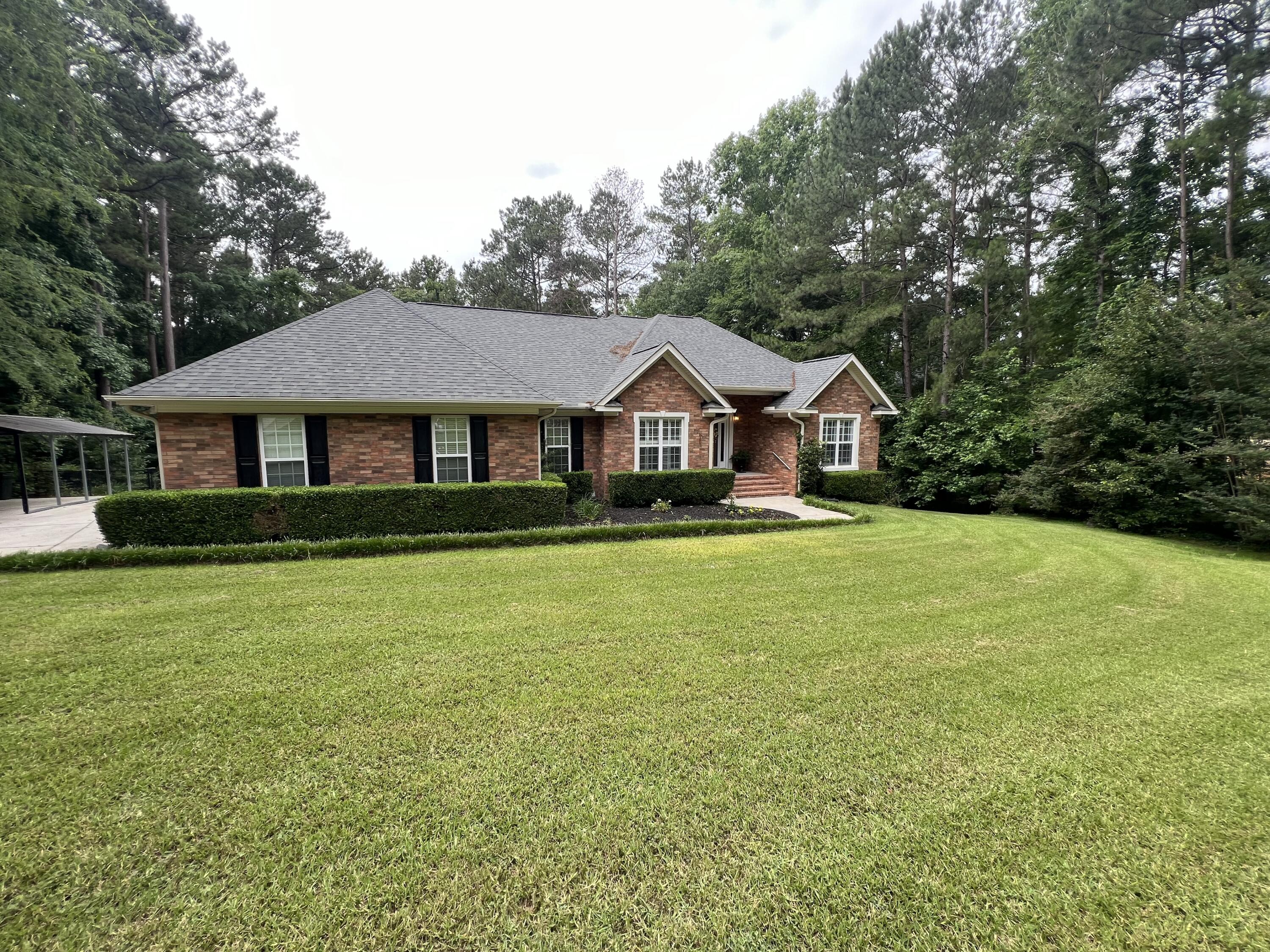 945 CURRYTOWNE Boulevard