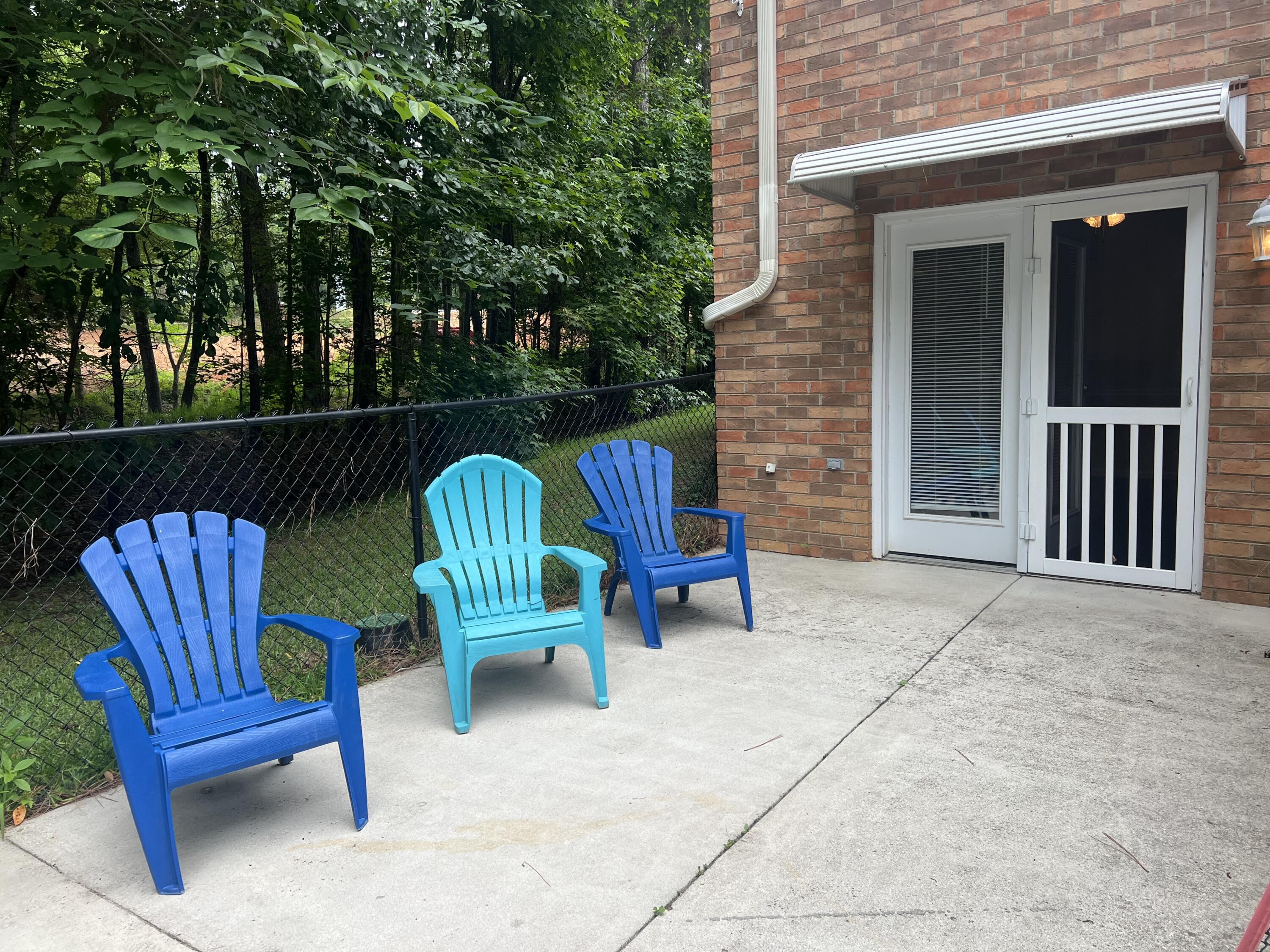 945 CURRYTOWNE Boulevard