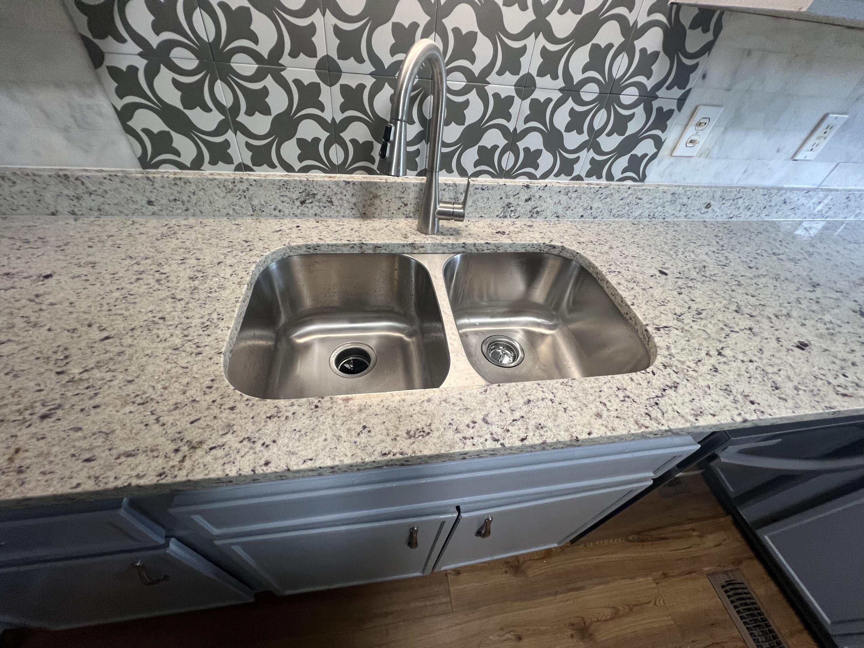 901 HUNTING HORN Way