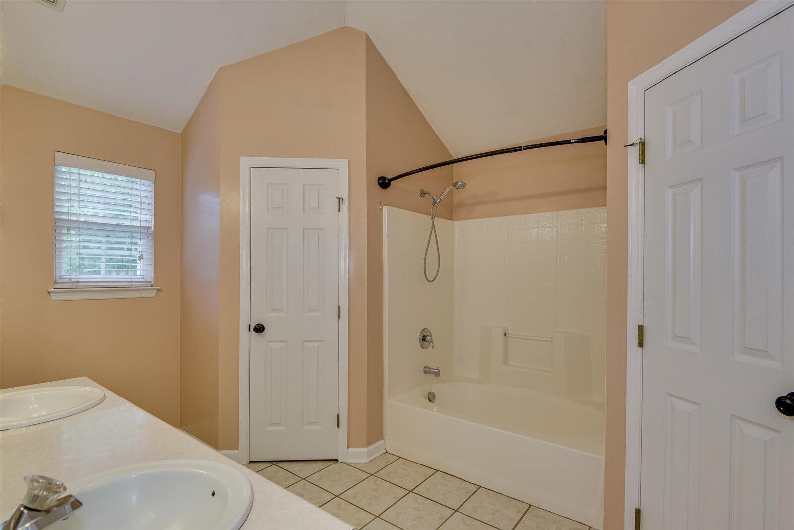 2055 SYLVAN LAKE Drive