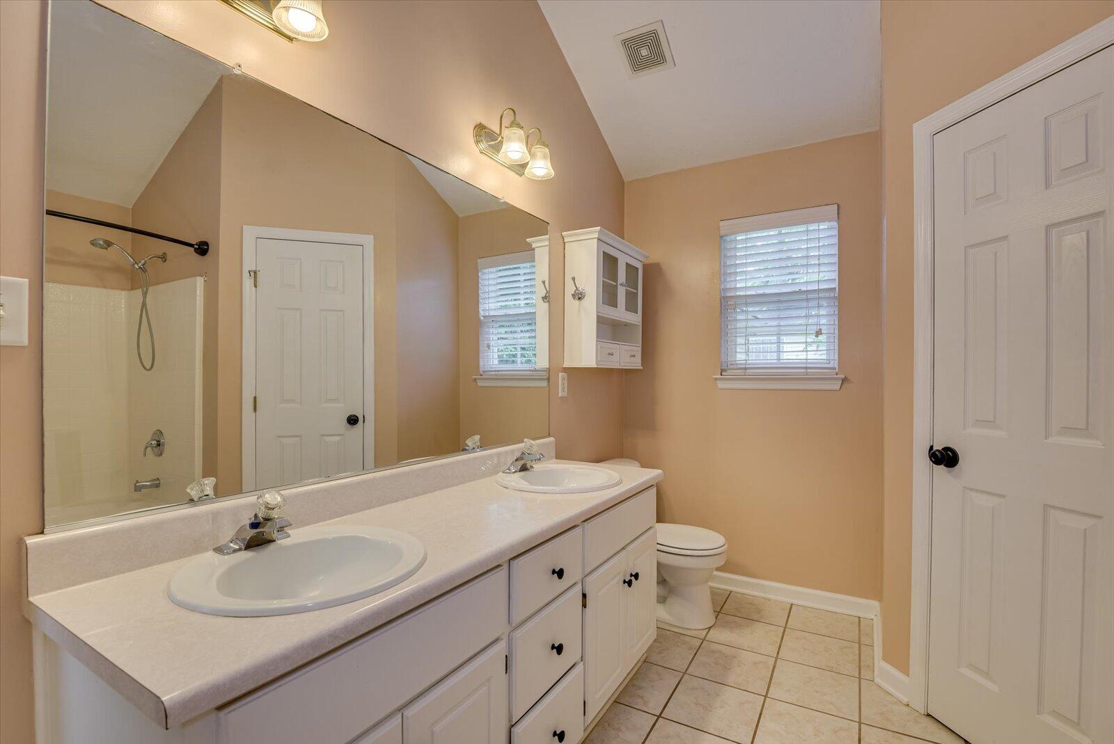 2055 SYLVAN LAKE Drive