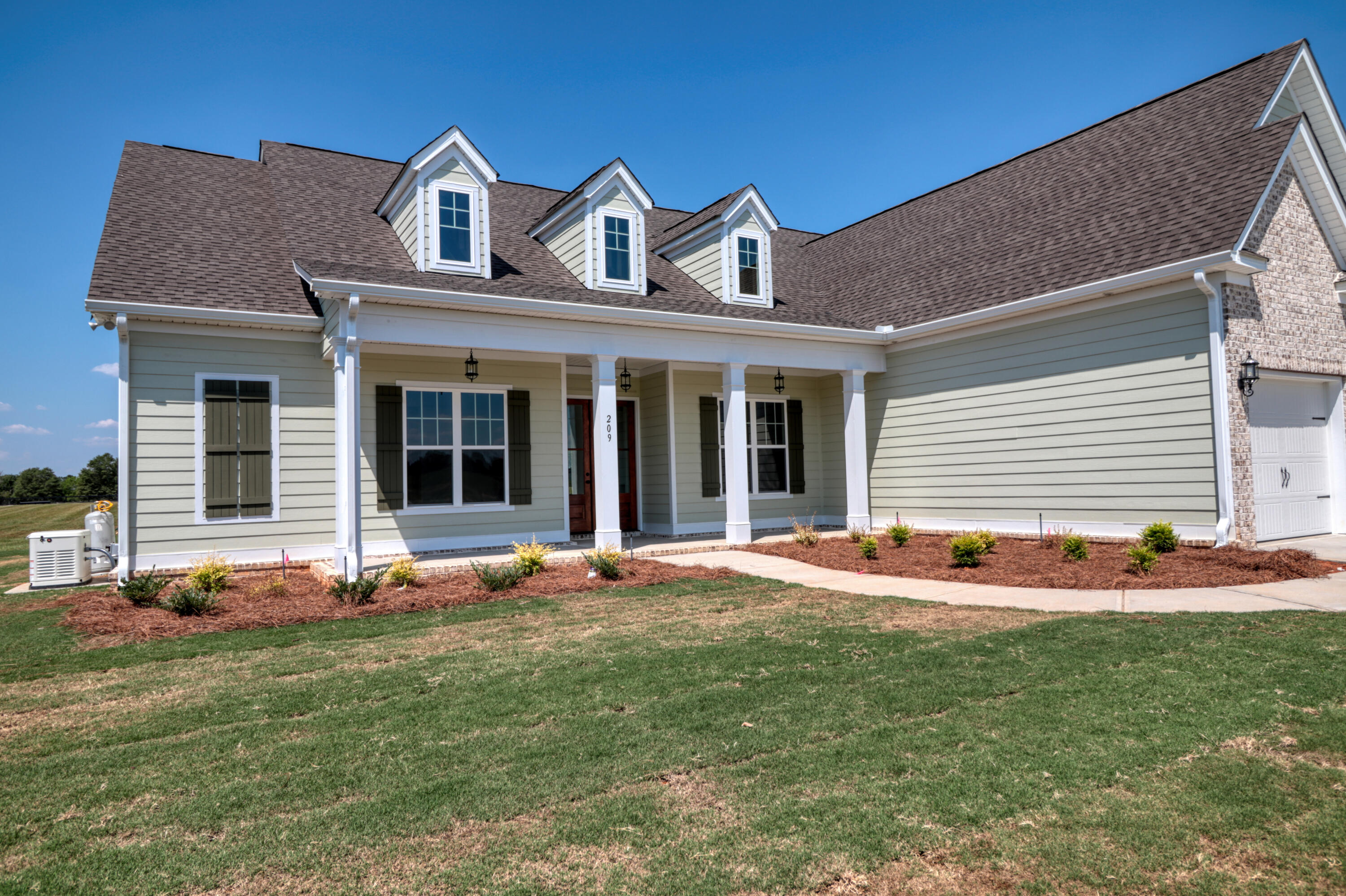 209 COWDRY PARK Road