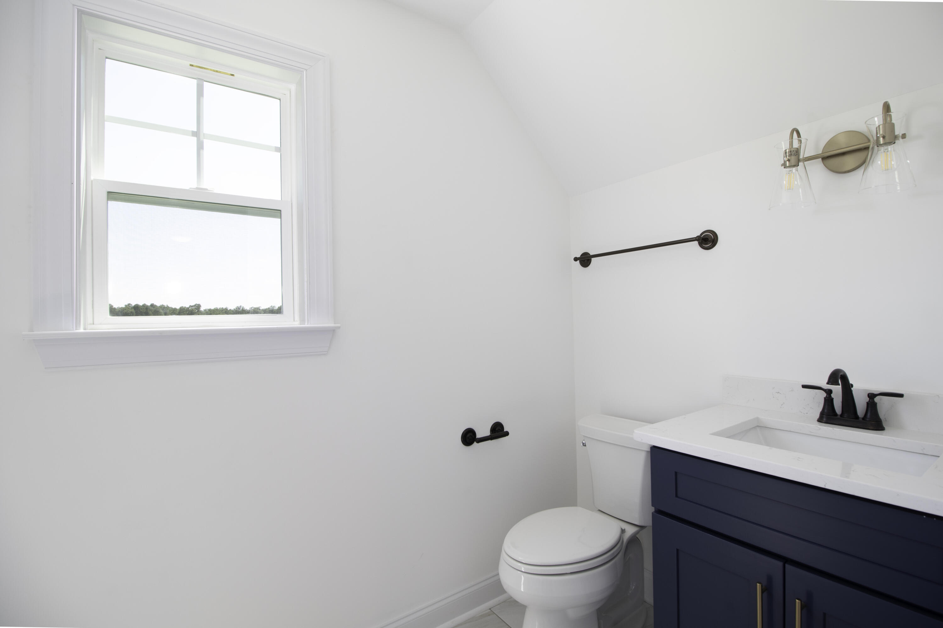 209 COWDRY PARK Road