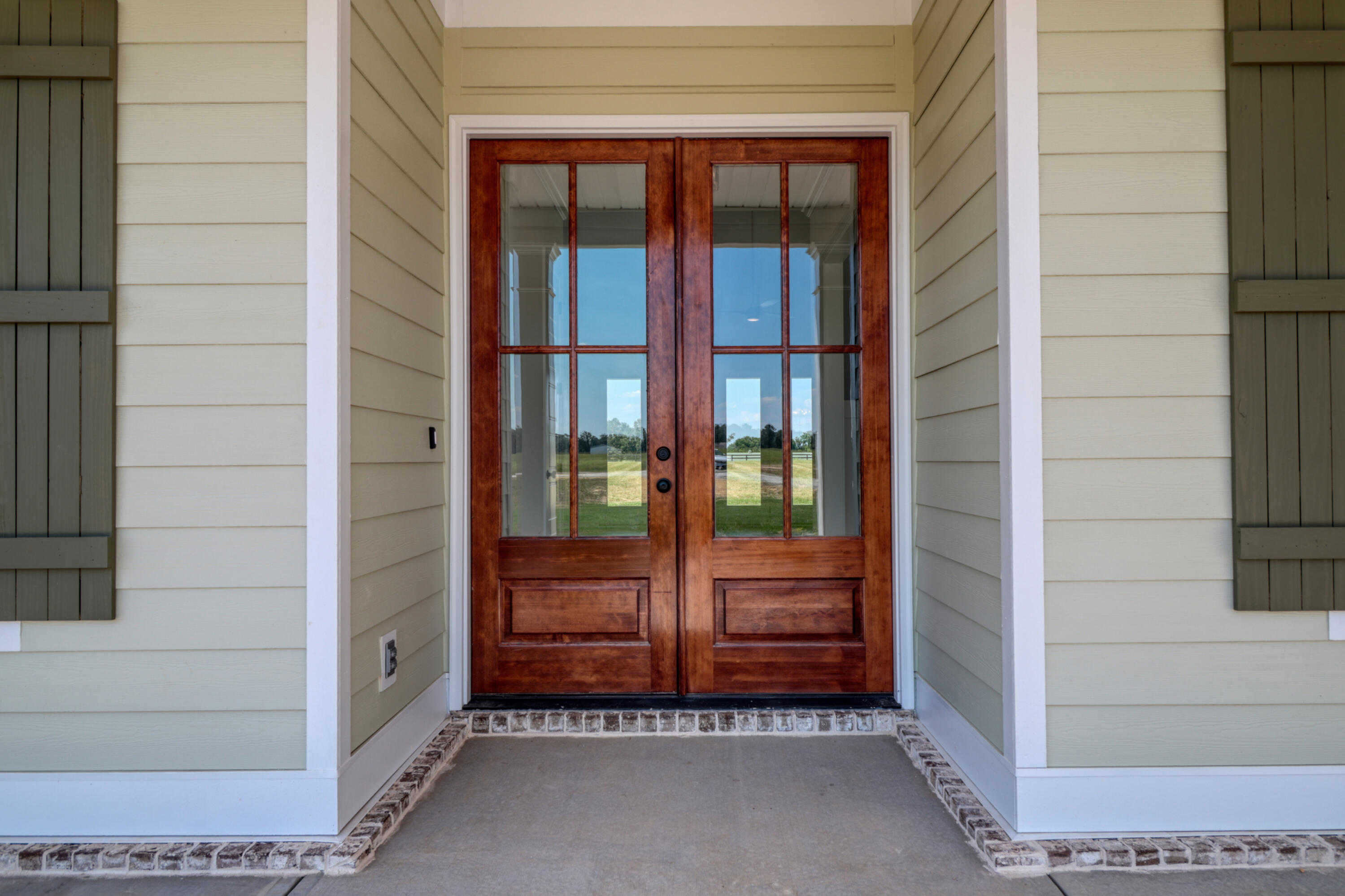 209 COWDRY PARK Road