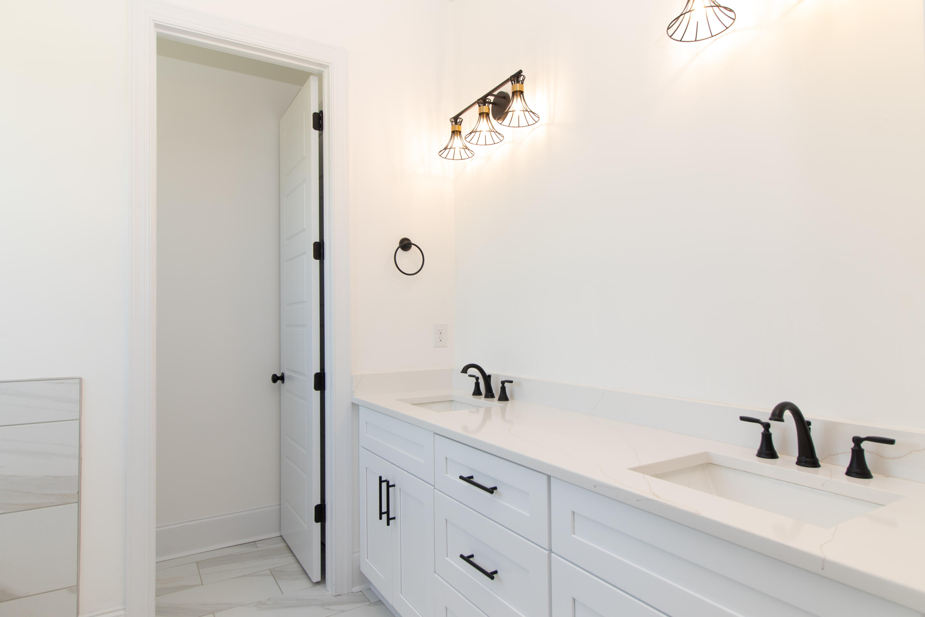 209 COWDRY PARK Road