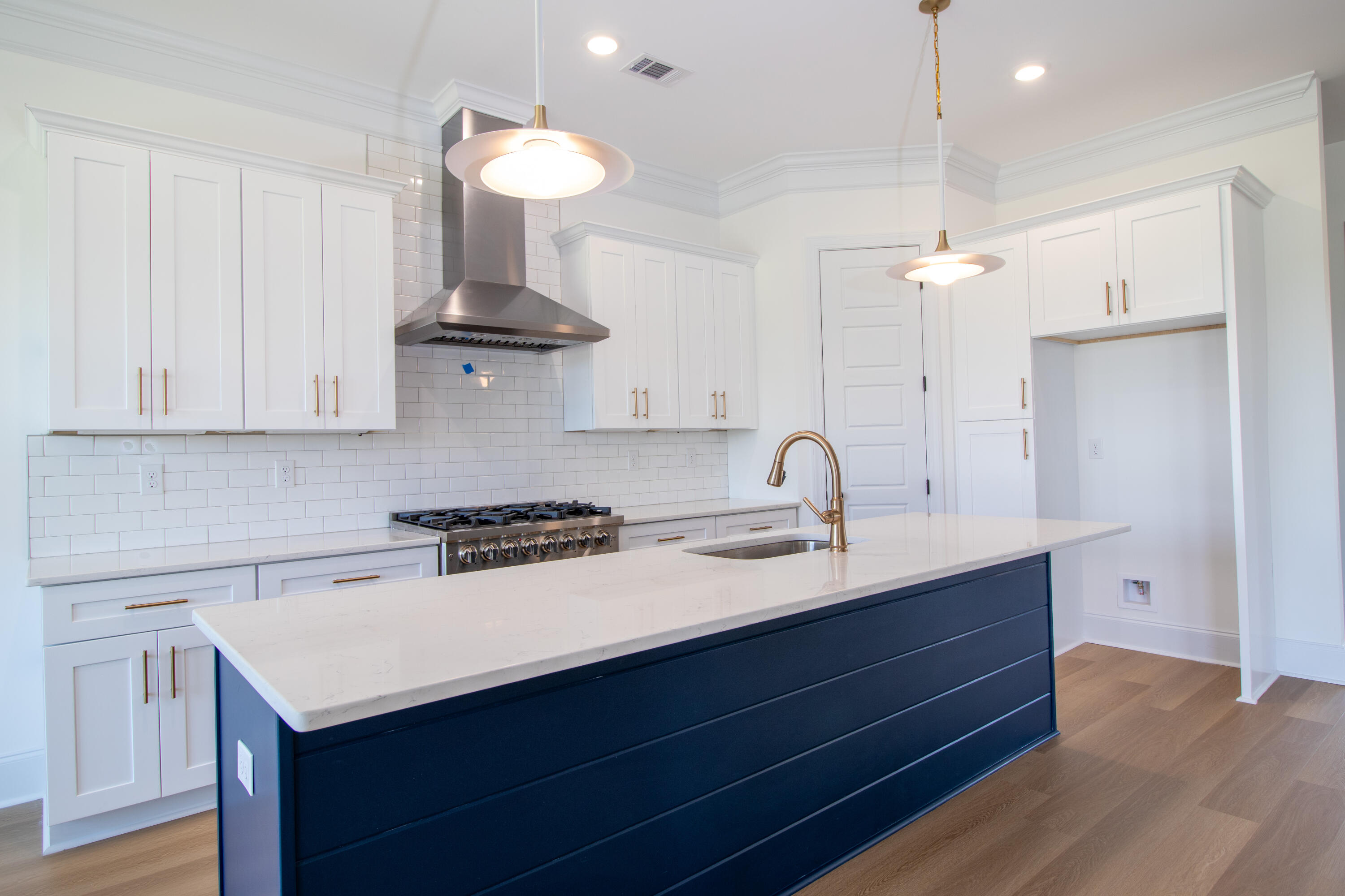 209 COWDRY PARK Road