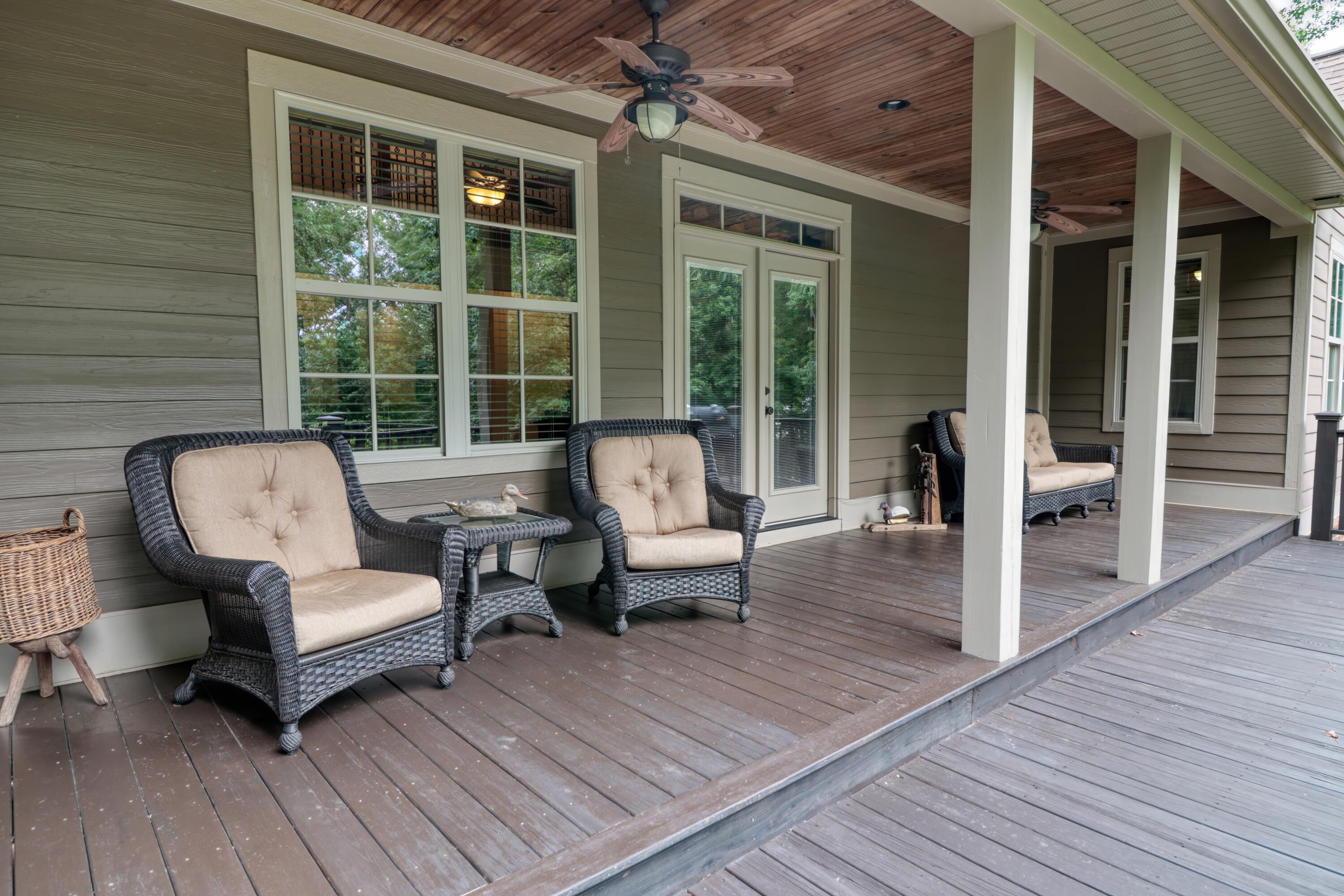 959 CURRYTOWNE Boulevard