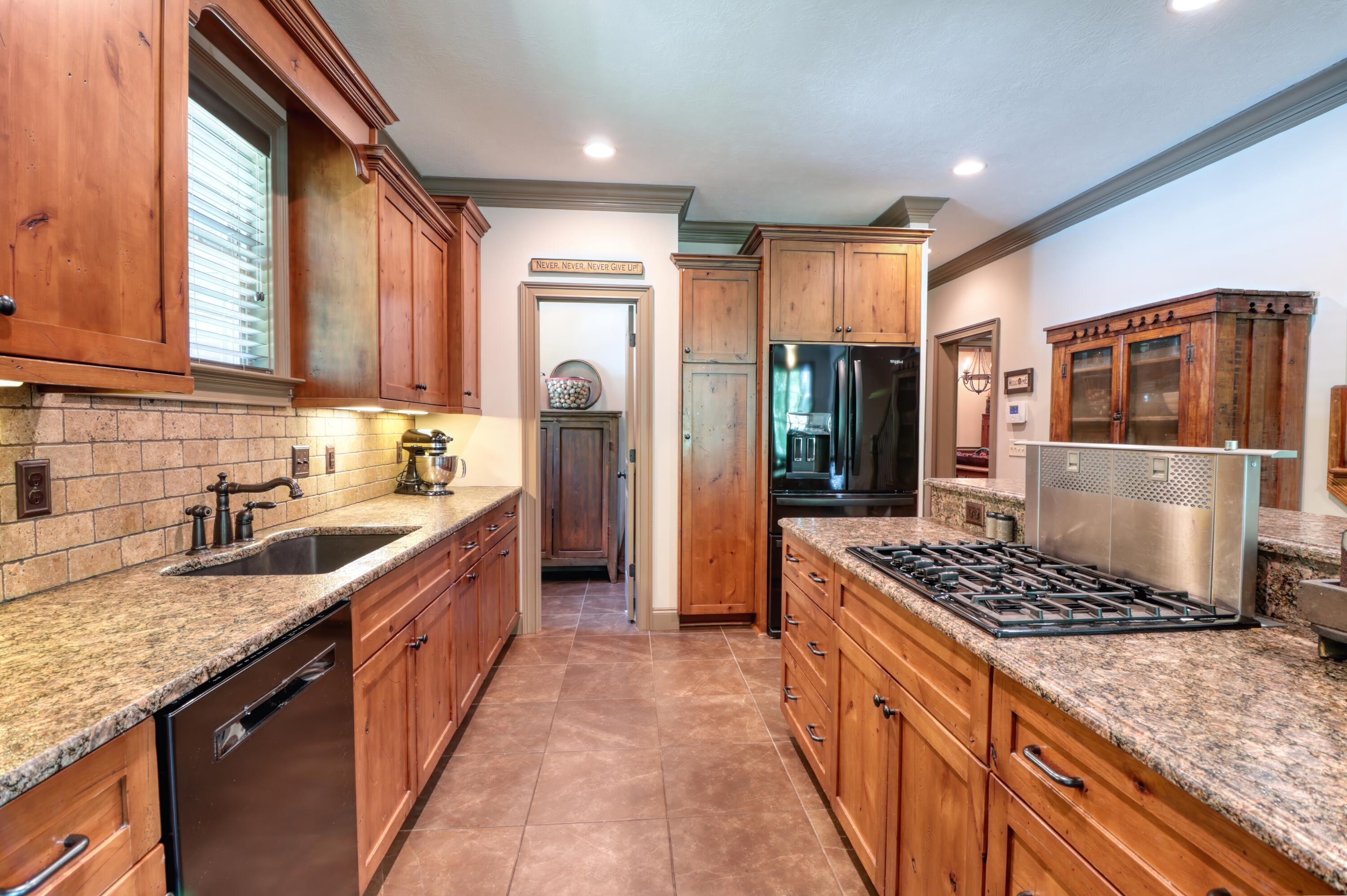 959 CURRYTOWNE Boulevard