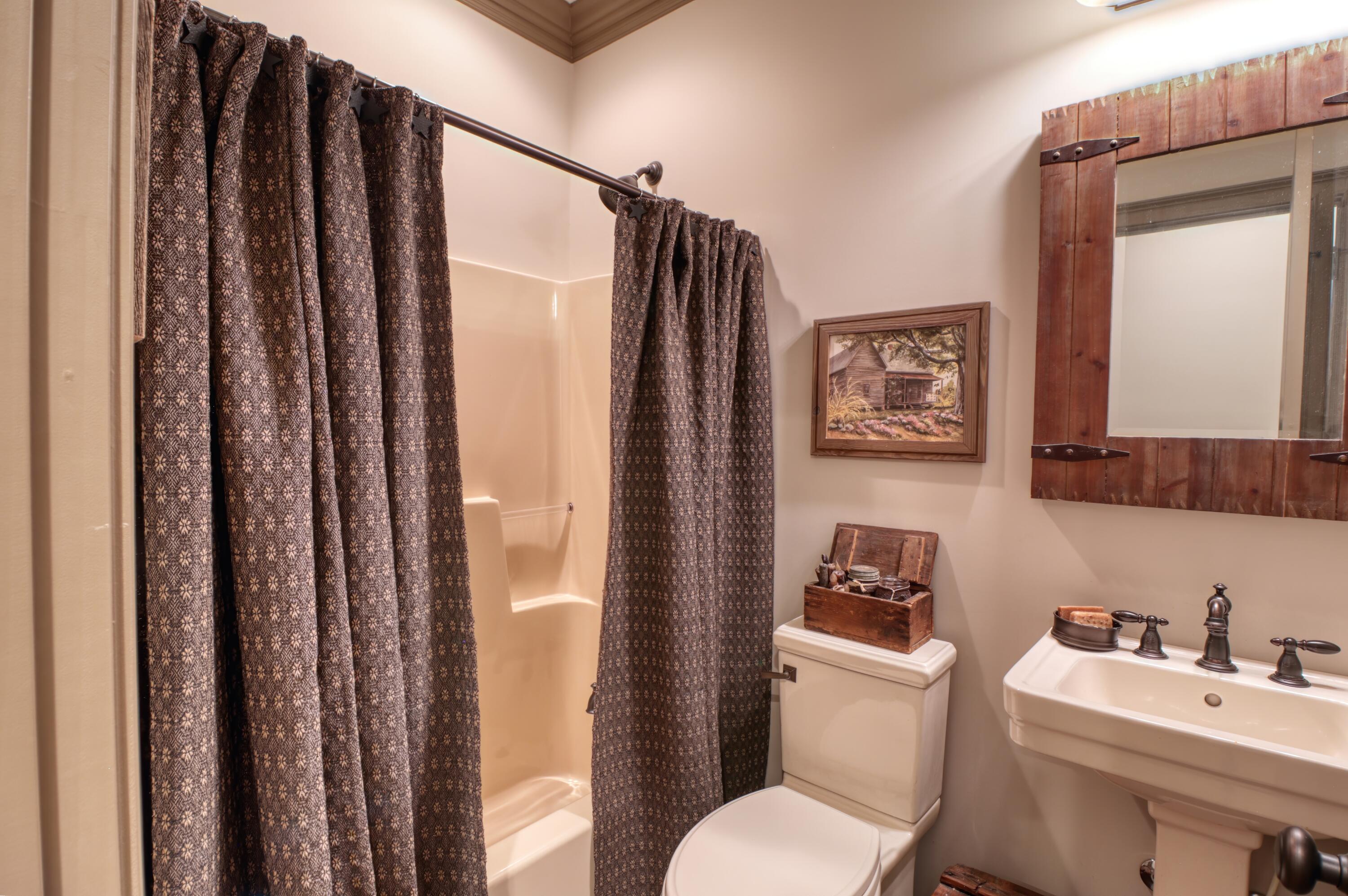 959 CURRYTOWNE Boulevard