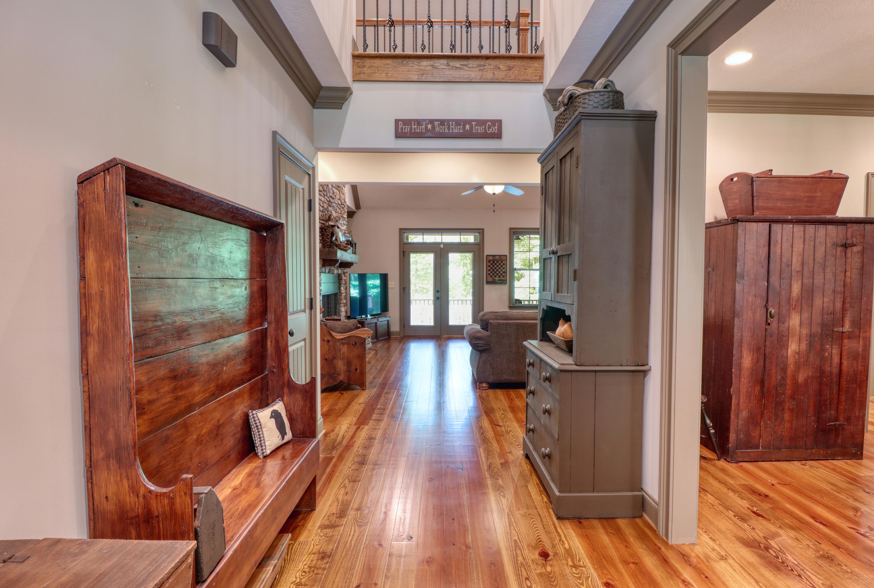 959 CURRYTOWNE Boulevard