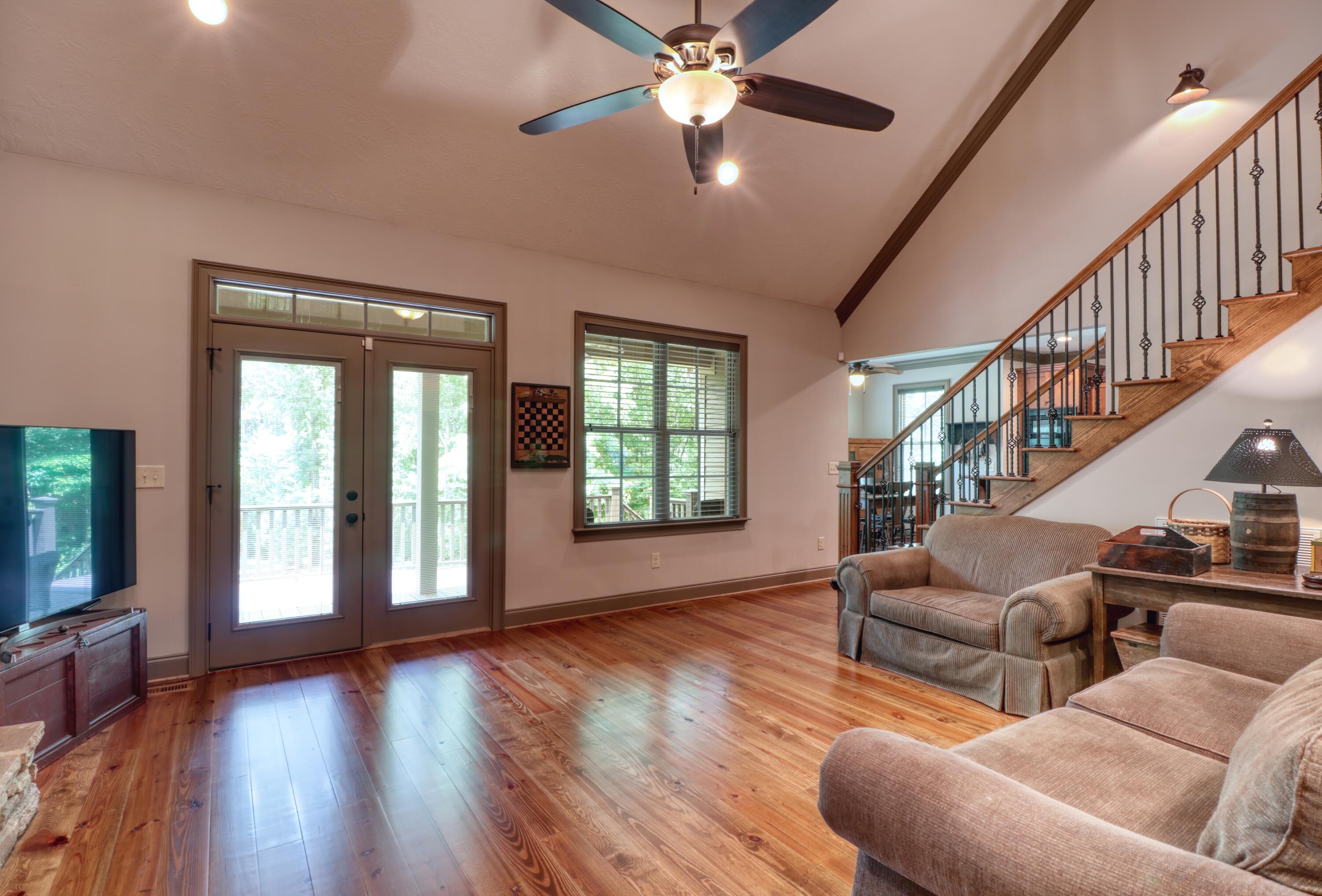 959 CURRYTOWNE Boulevard