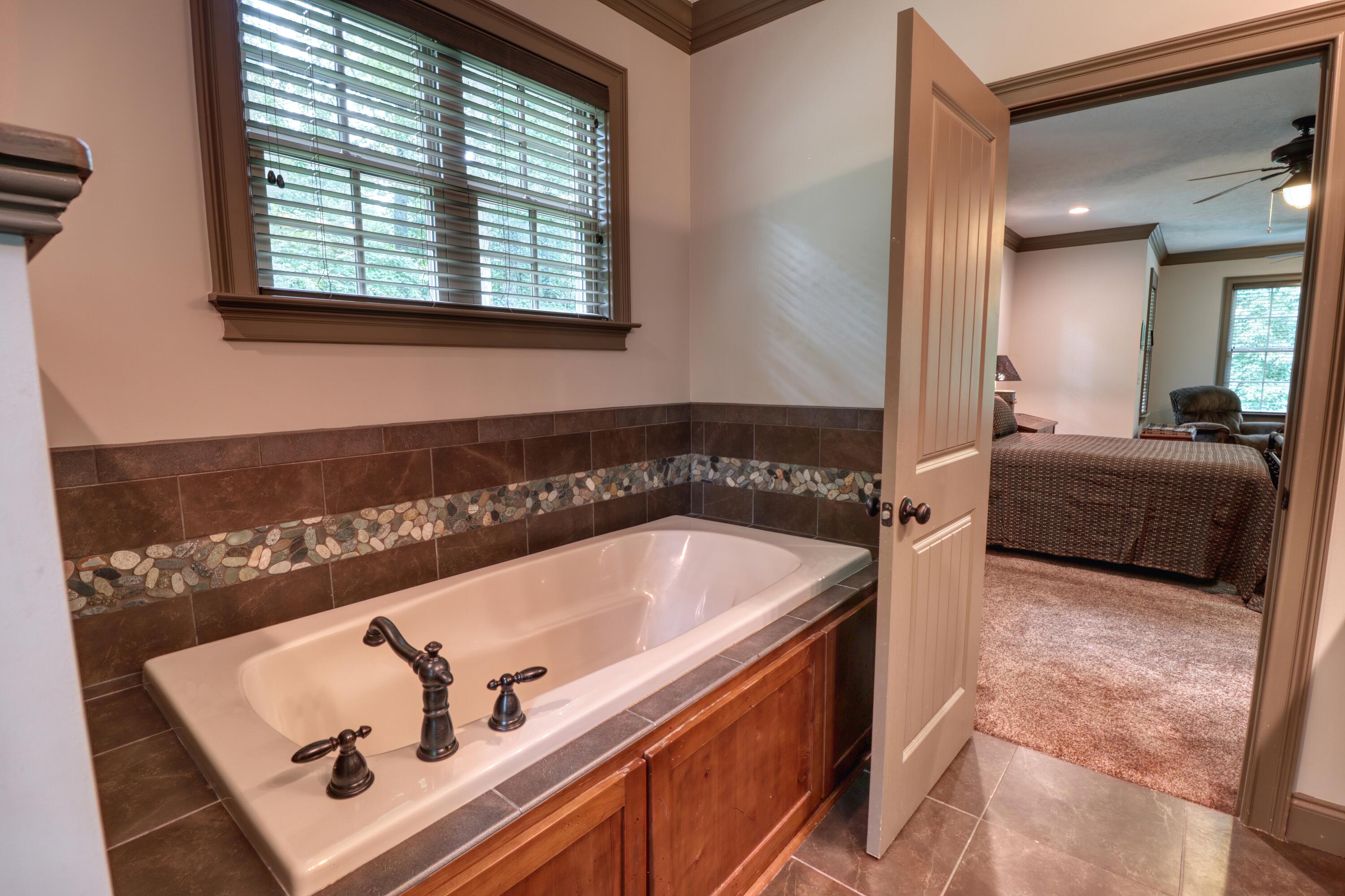 959 CURRYTOWNE Boulevard