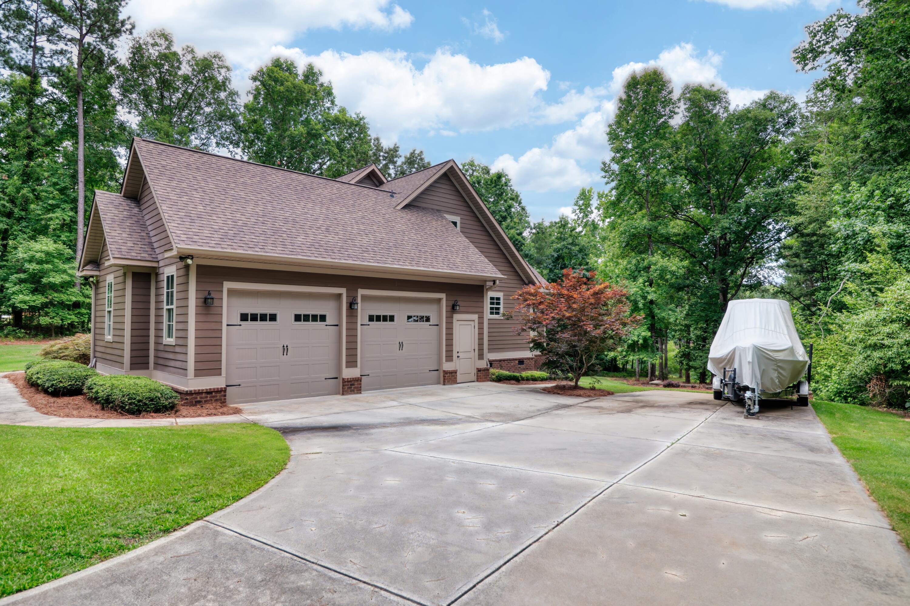 959 CURRYTOWNE Boulevard