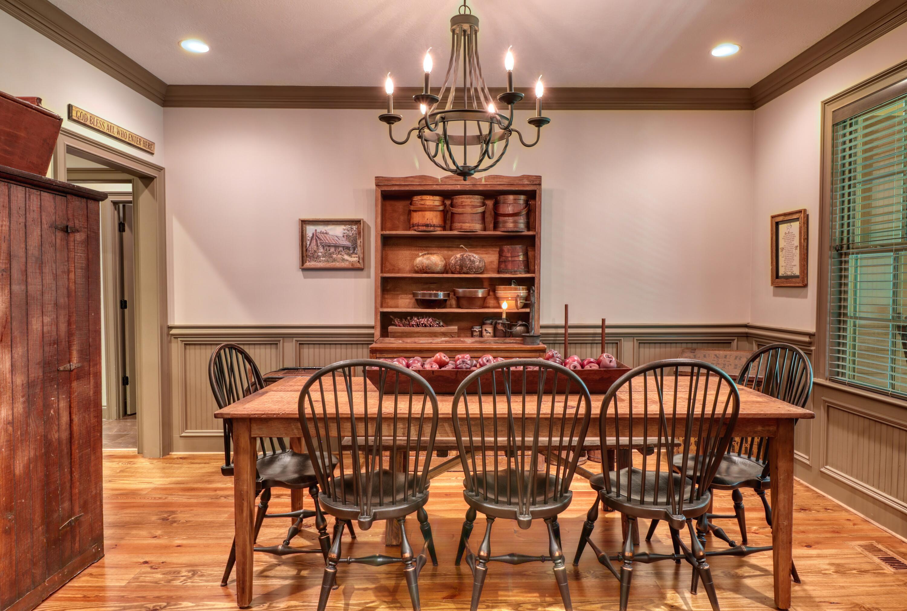 959 CURRYTOWNE Boulevard