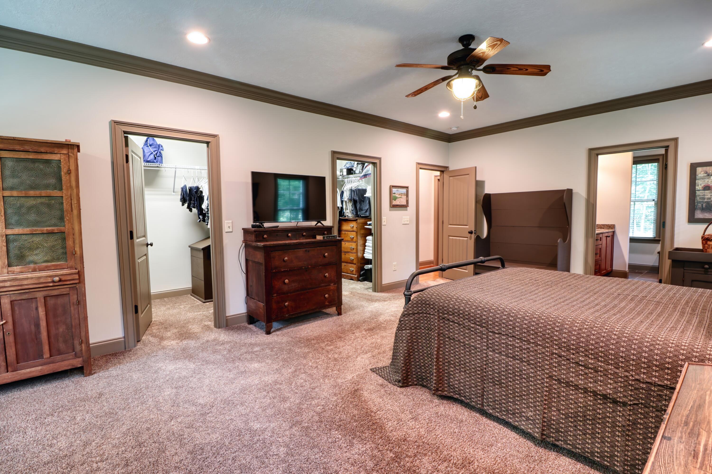 959 CURRYTOWNE Boulevard