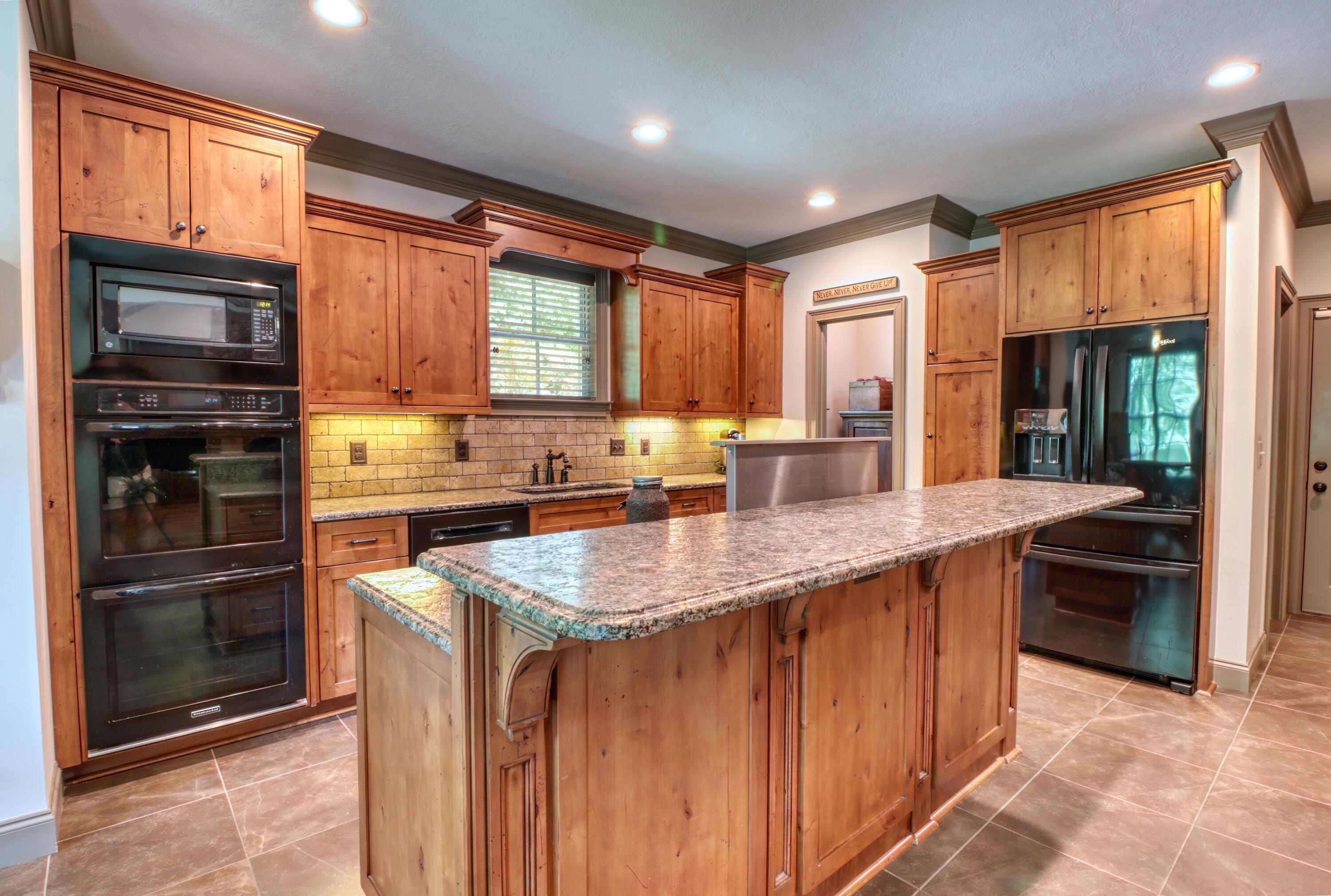 959 CURRYTOWNE Boulevard