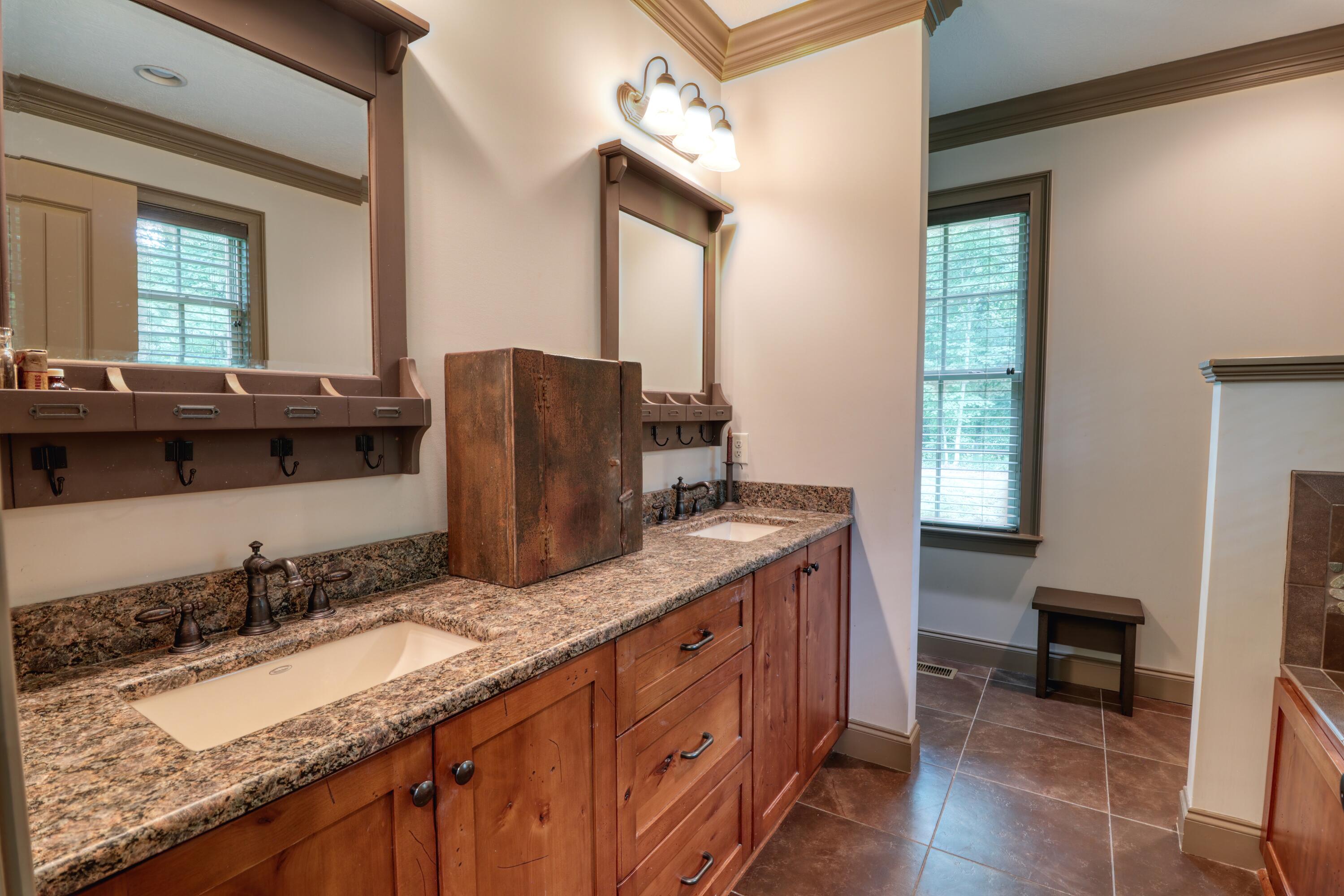 959 CURRYTOWNE Boulevard