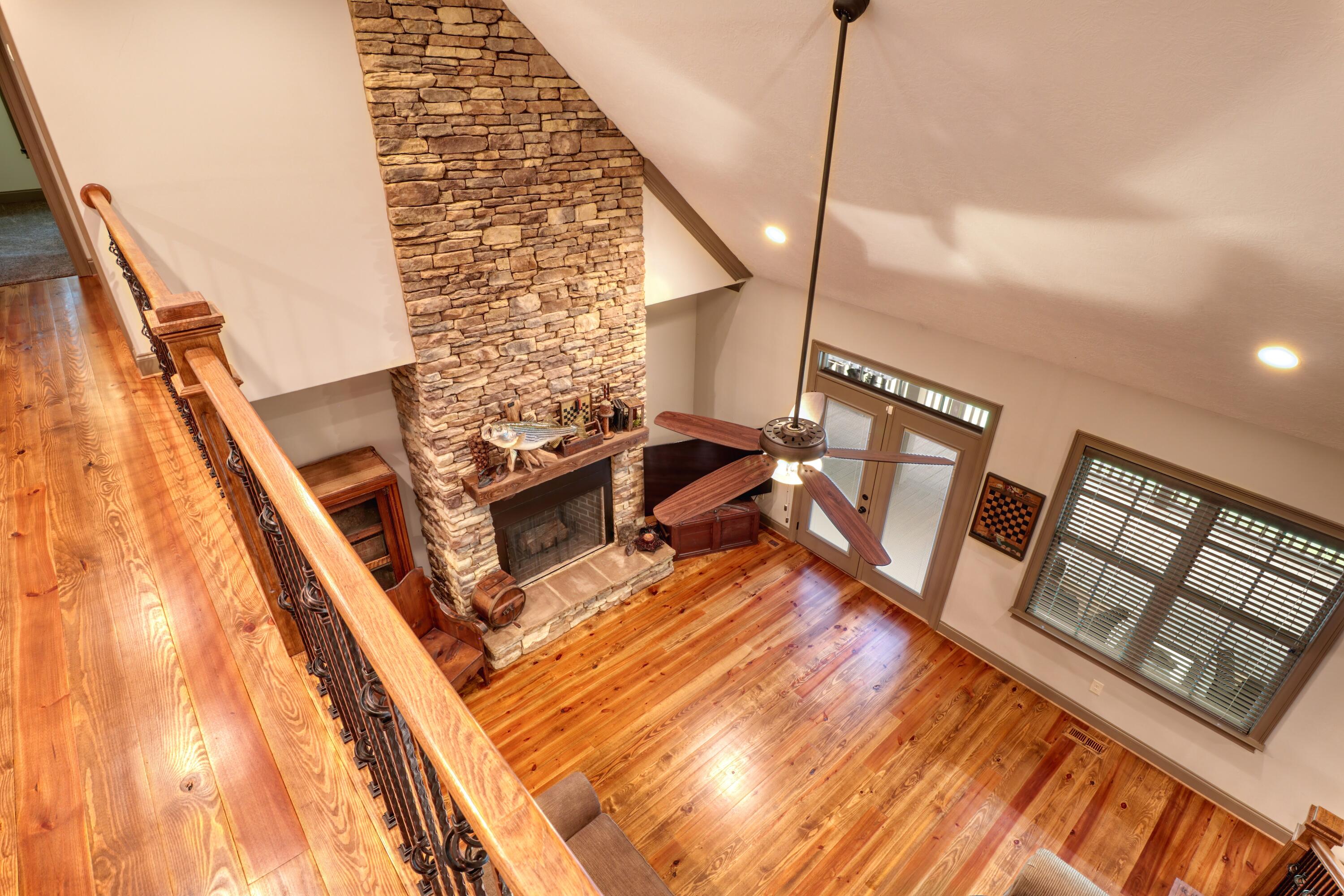 959 CURRYTOWNE Boulevard