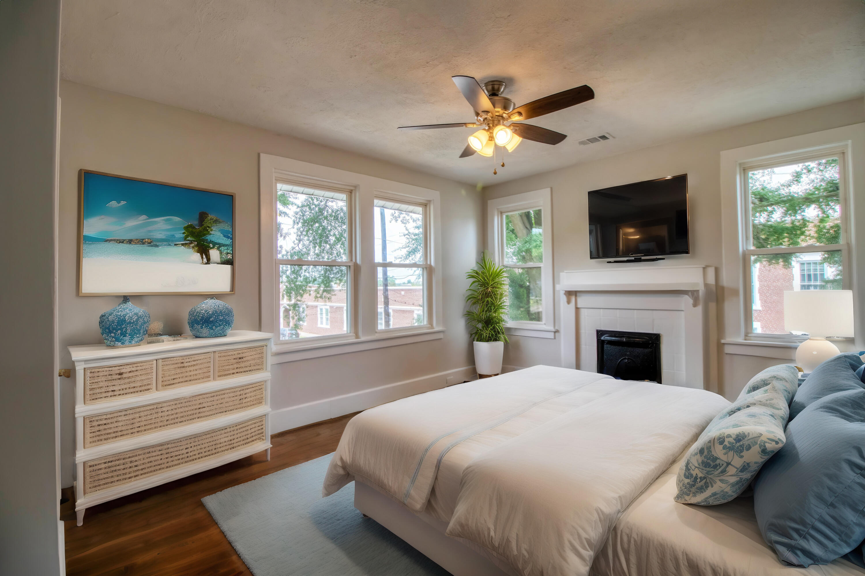 2002 BRANSFORD Avenue