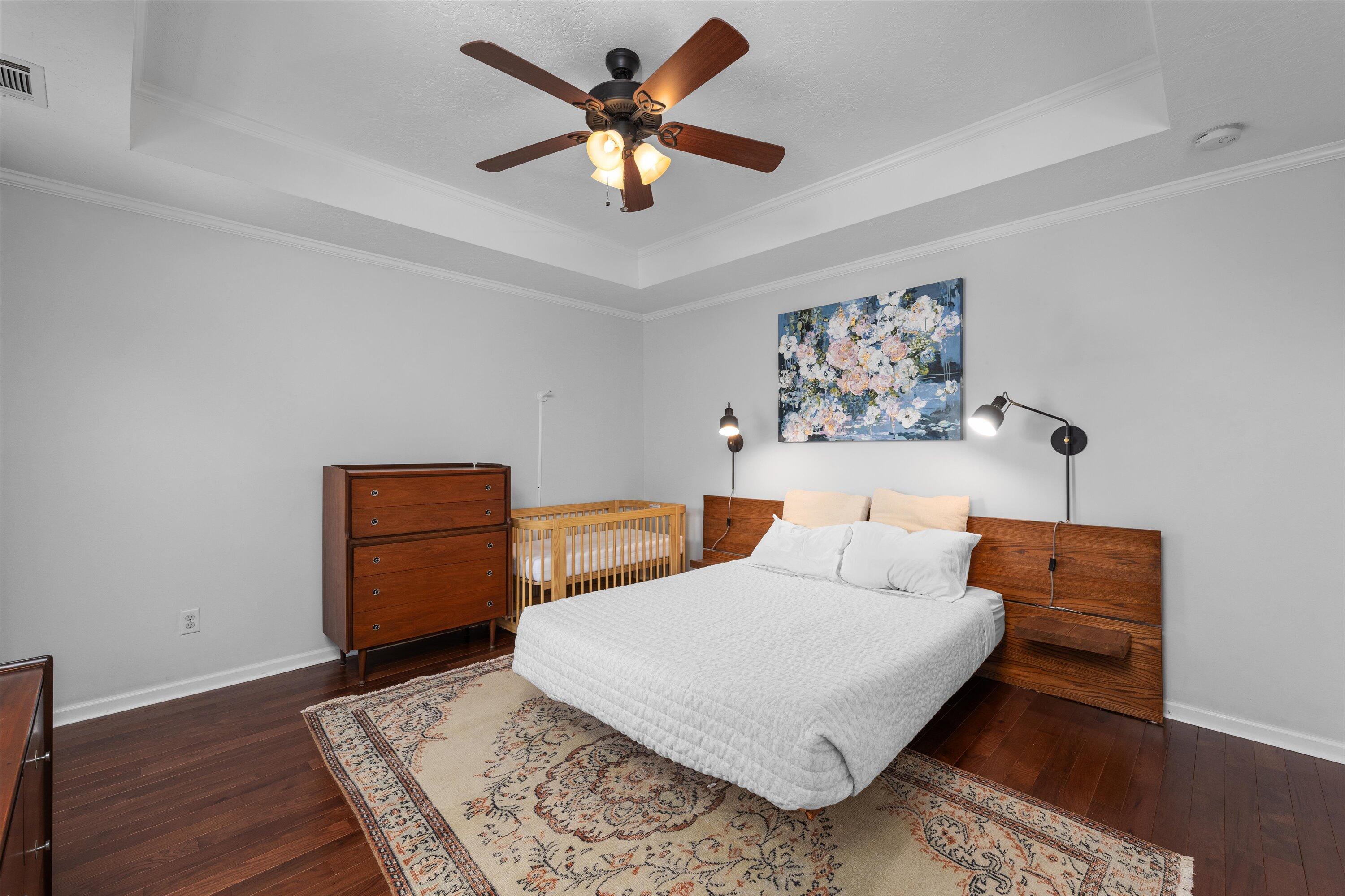 1667 JAMESTOWN Avenue