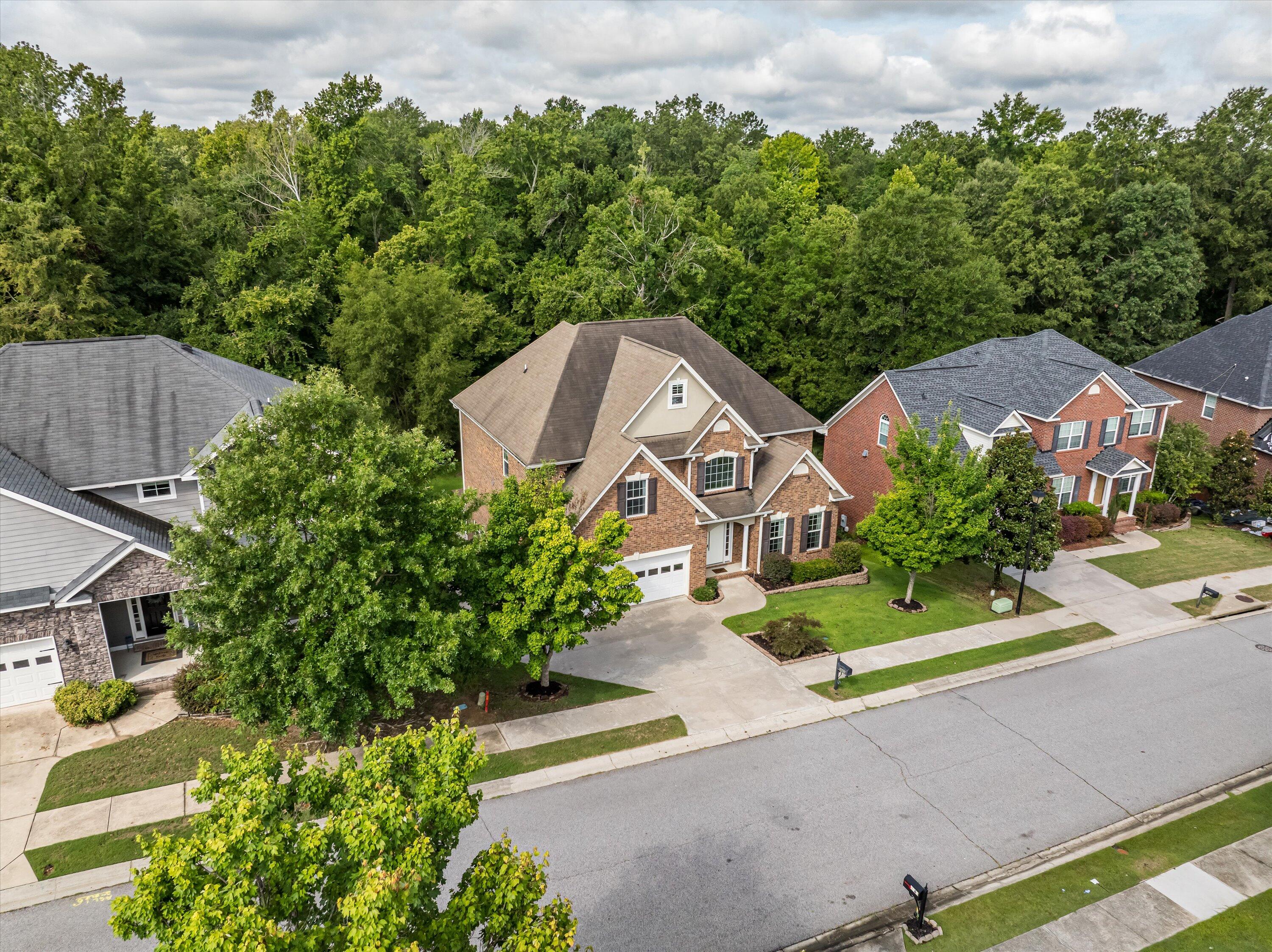 1667 JAMESTOWN Avenue