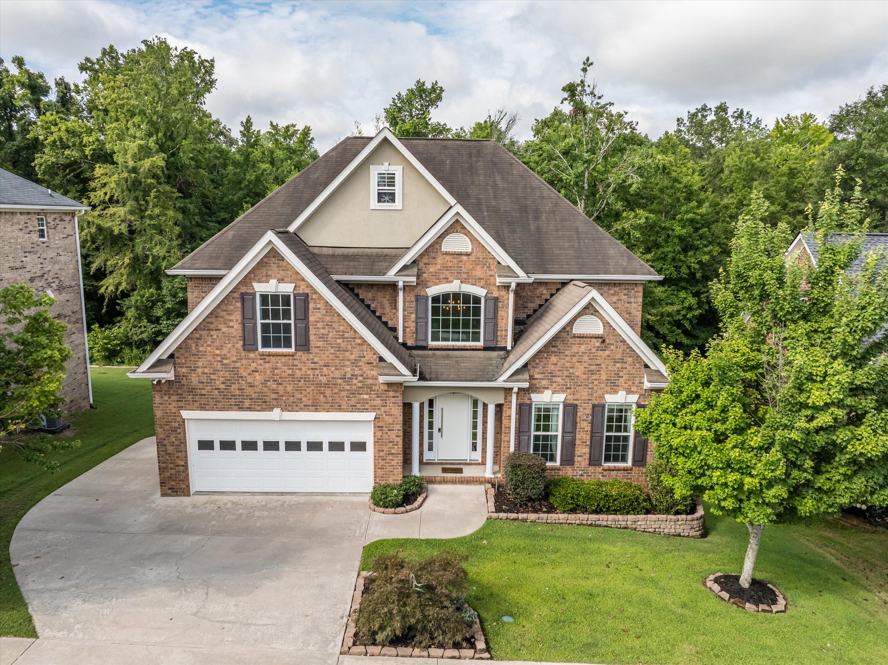 1667 JAMESTOWN Avenue