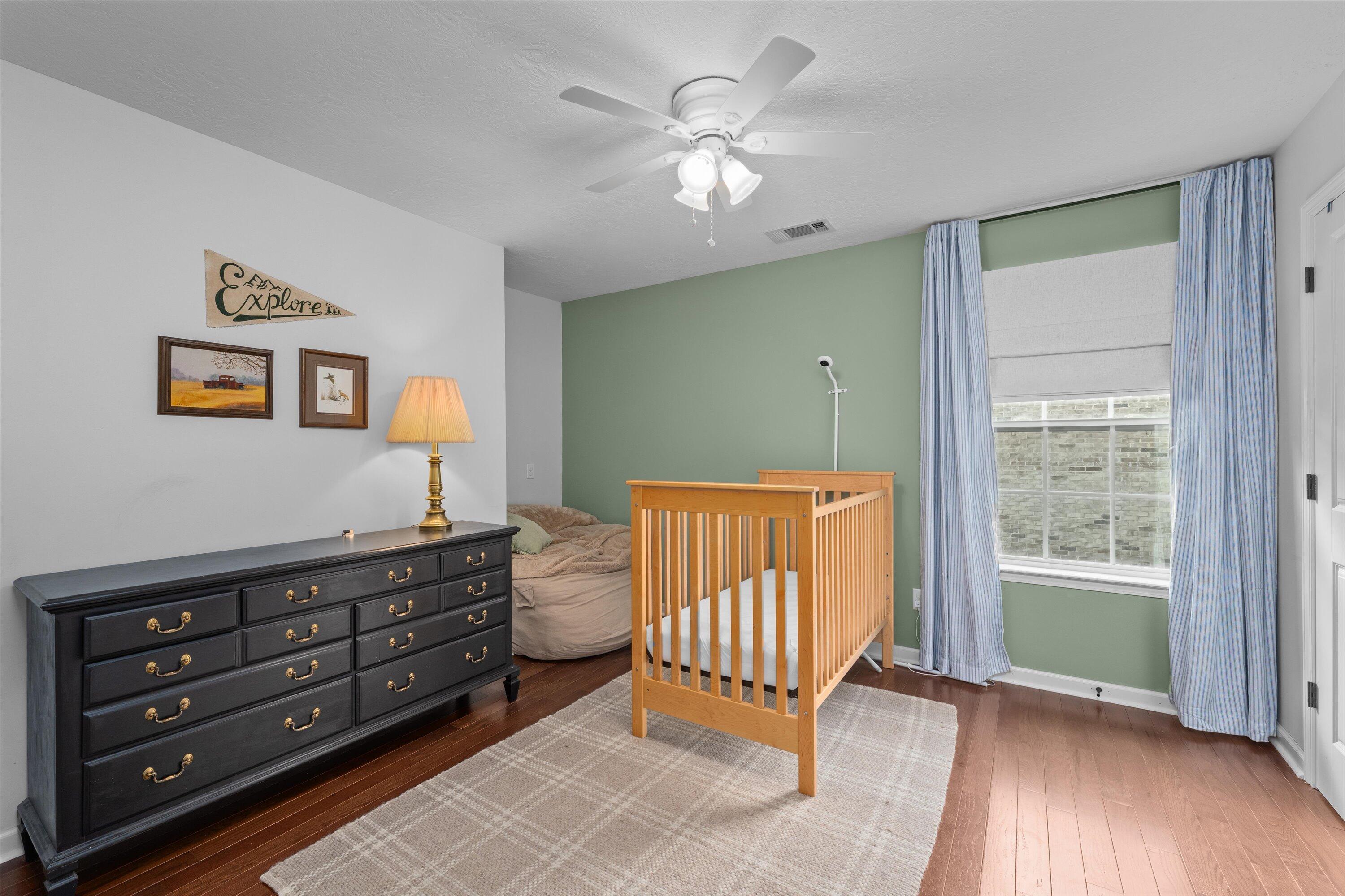 1667 JAMESTOWN Avenue