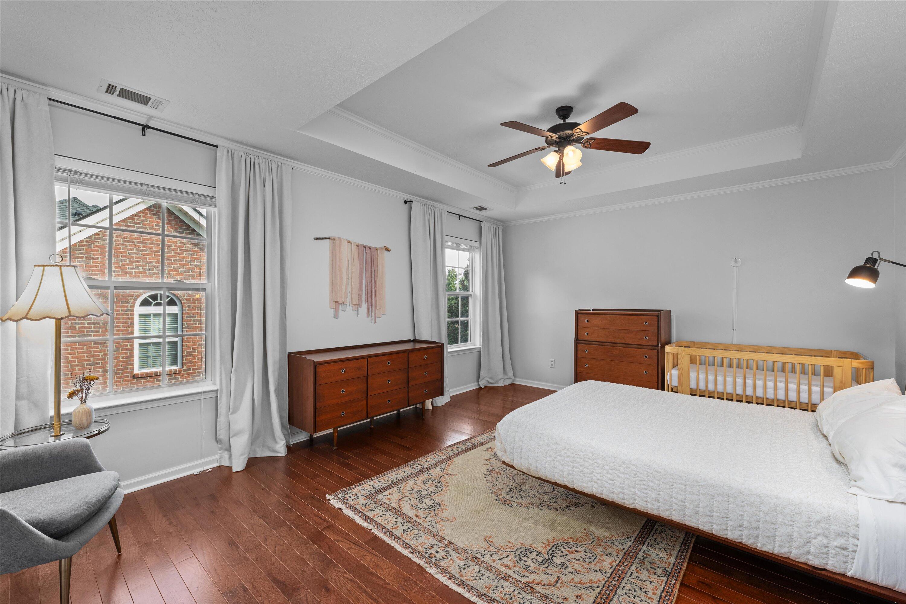 1667 JAMESTOWN Avenue