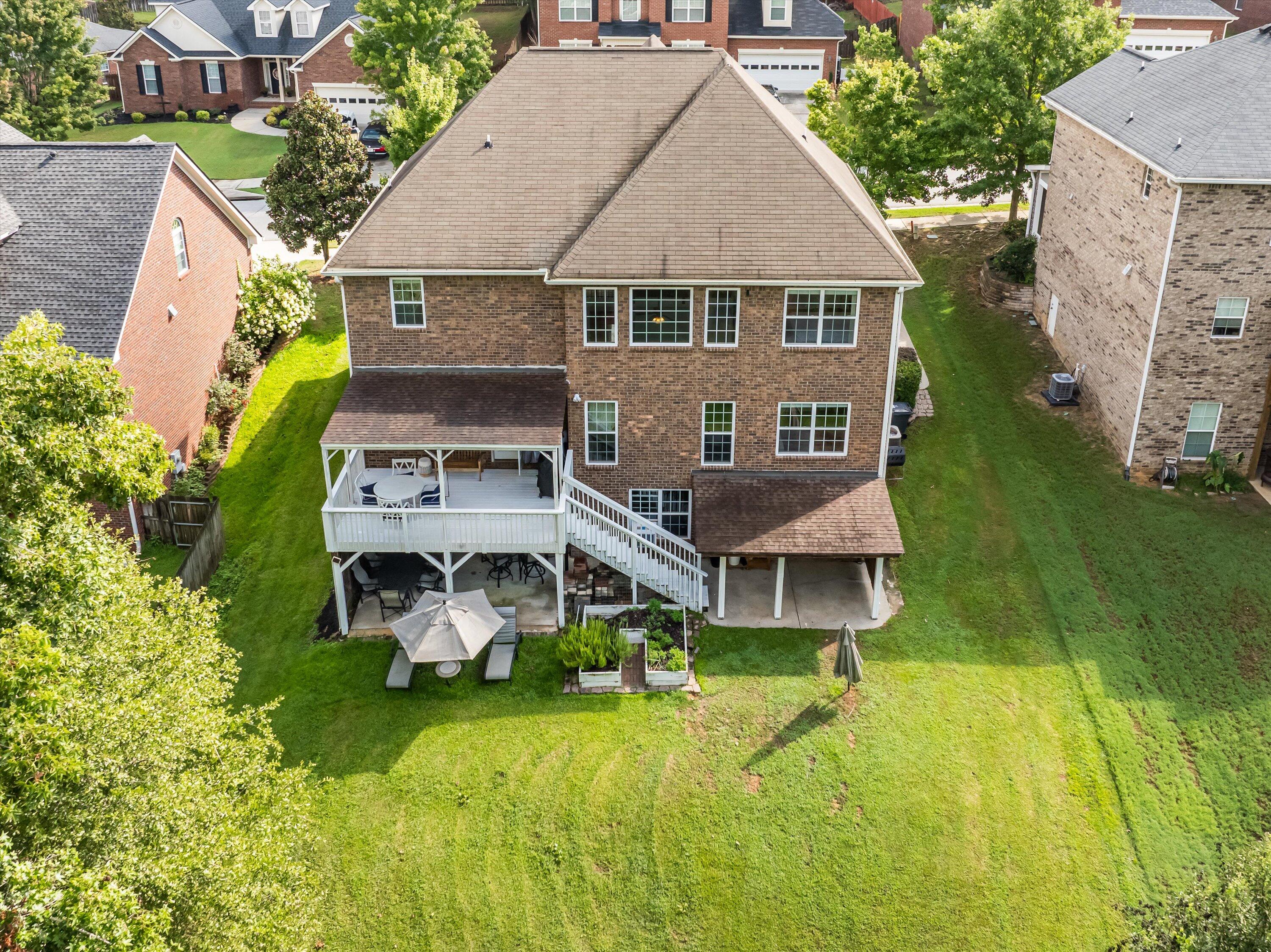 1667 JAMESTOWN Avenue