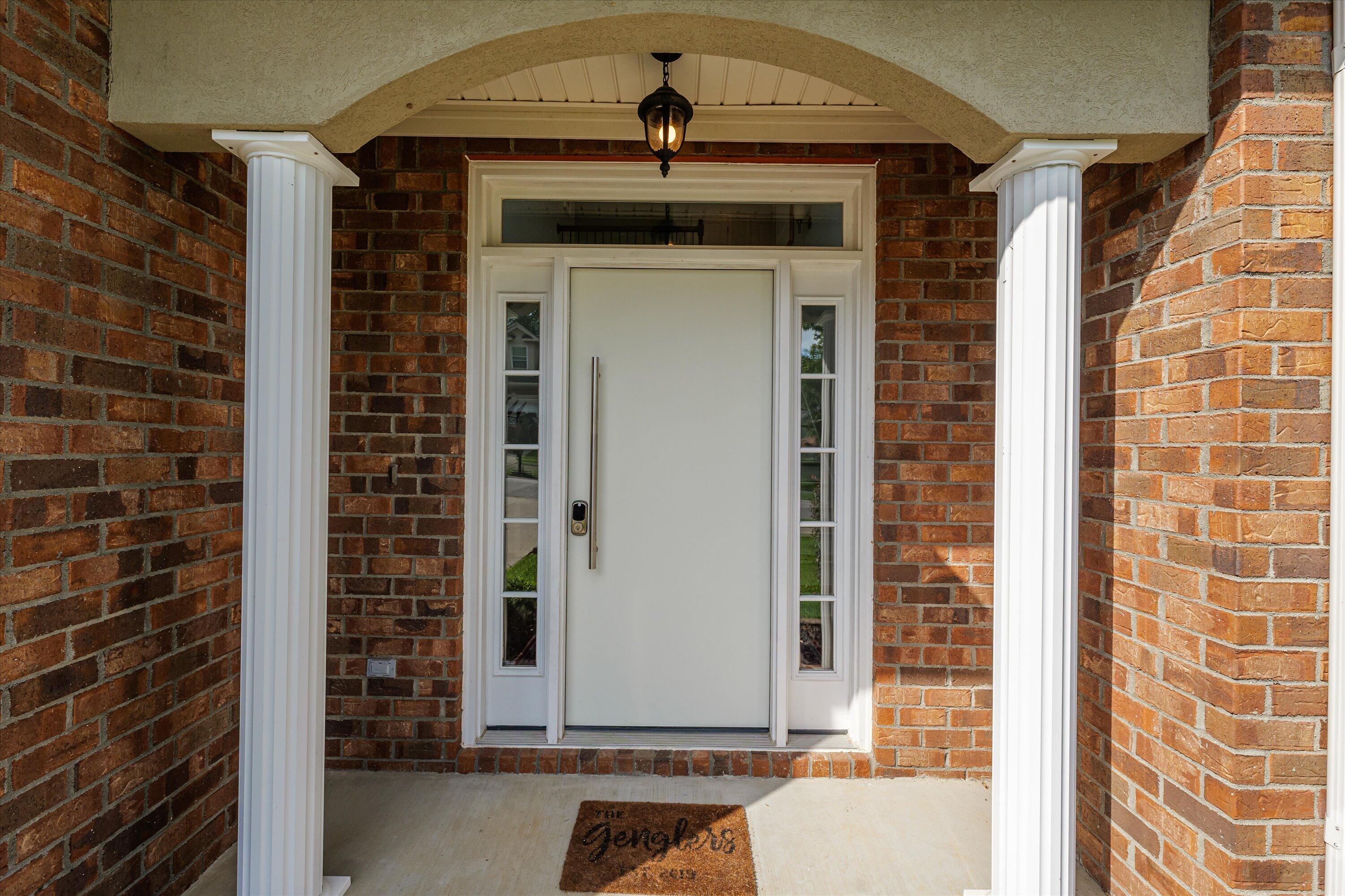 1667 JAMESTOWN Avenue