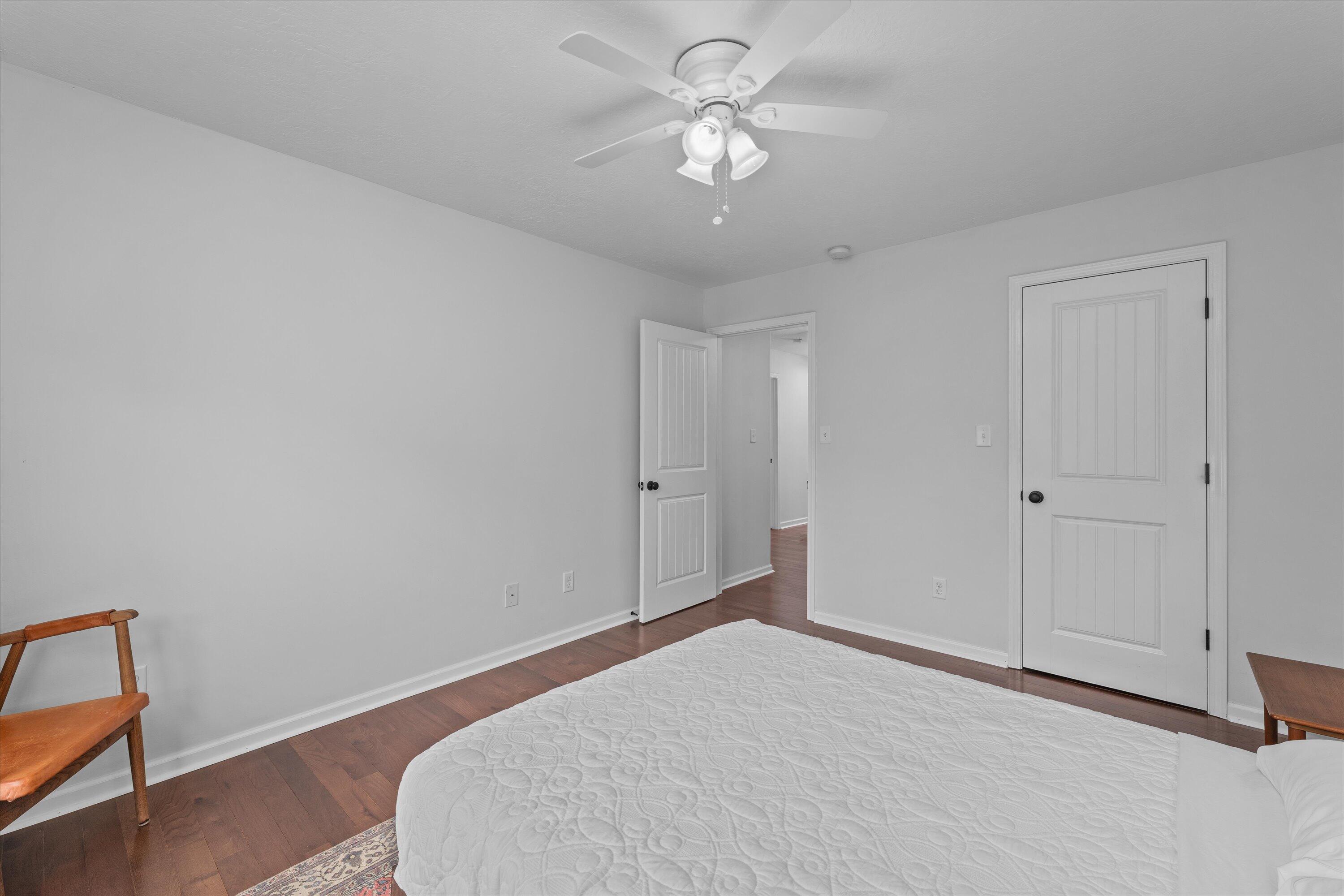 1667 JAMESTOWN Avenue